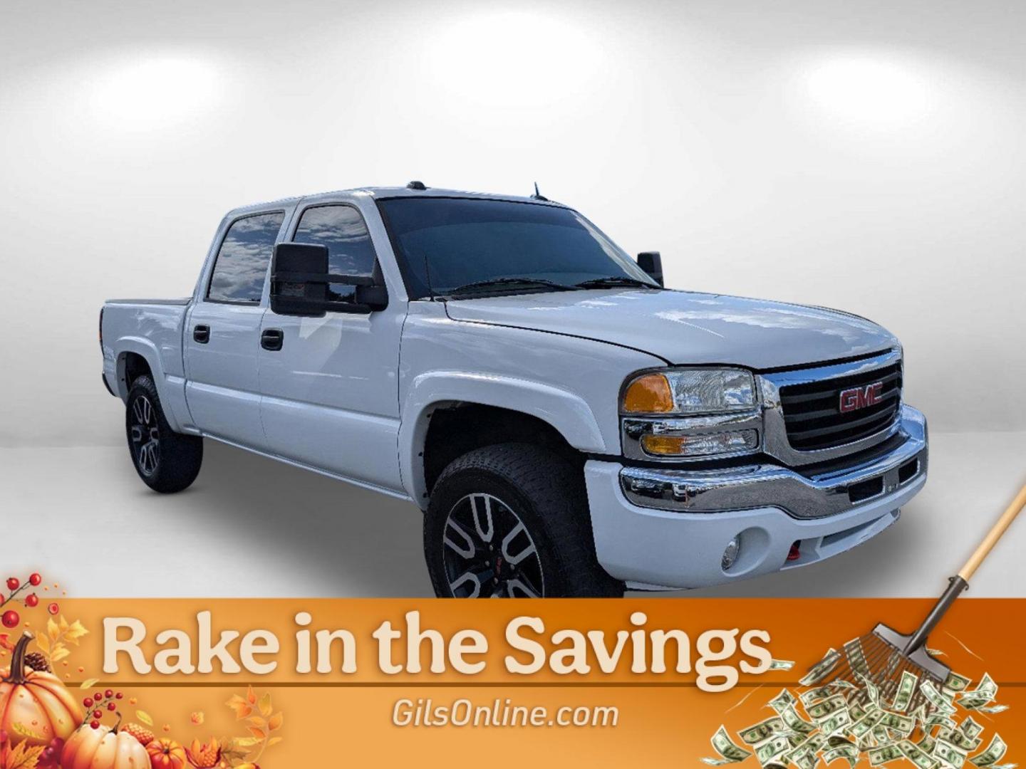 2005 Summit White /Neutral GMC Sierra 1500 SLT (2GTEC13TX51) with an Gas V8 5.3L/325 engine, 4-Speed Automatic w/OD transmission, located at 804 22nd Ave, Phenix City, AL, 36870, (334) 297-1860, 32.484749, -85.024475 - 2005 GMC Sierra 1500 SLT - Photo#9