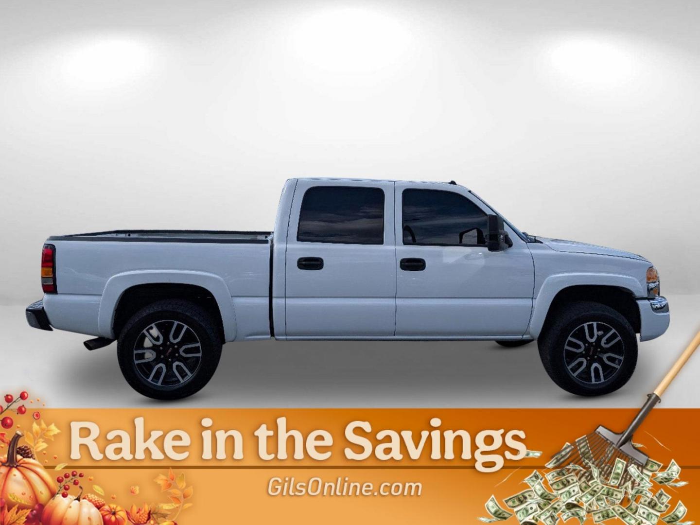 2005 Summit White /Neutral GMC Sierra 1500 SLT (2GTEC13TX51) with an Gas V8 5.3L/325 engine, 4-Speed Automatic w/OD transmission, located at 804 22nd Ave, Phenix City, AL, 36870, (334) 297-1860, 32.484749, -85.024475 - 2005 GMC Sierra 1500 SLT - Photo#14