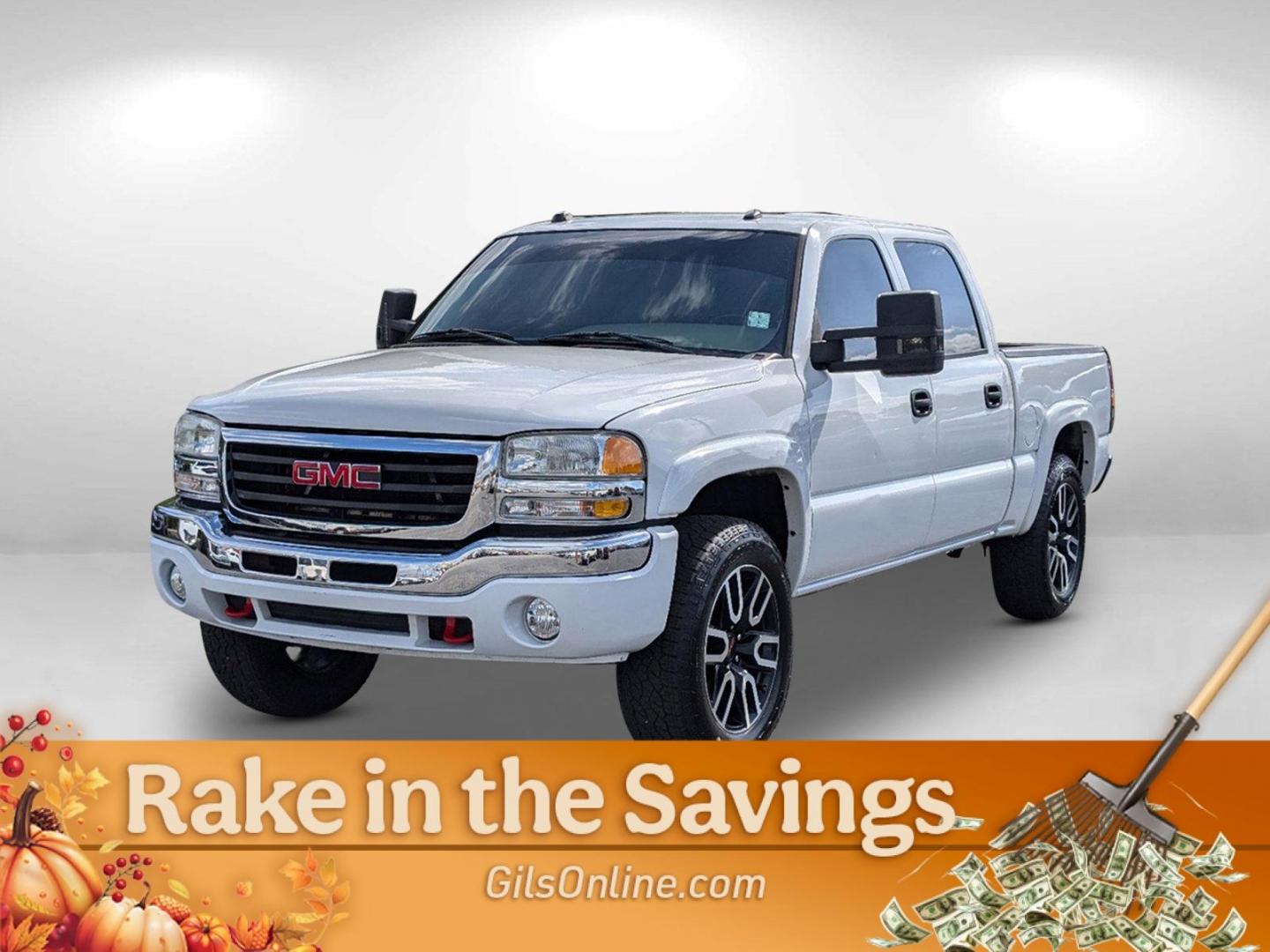 2005 Summit White /Neutral GMC Sierra 1500 SLT (2GTEC13TX51) with an Gas V8 5.3L/325 engine, 4-Speed Automatic w/OD transmission, located at 804 22nd Ave, Phenix City, AL, 36870, (334) 297-1860, 32.484749, -85.024475 - 2005 GMC Sierra 1500 SLT - Photo#1