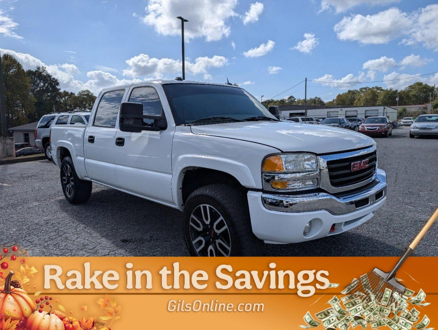 2005 Summit White /Neutral GMC Sierra 1500 SLT (2GTEC13TX51) with an Gas V8 5.3L/325 engine, 4-Speed Automatic w/OD transmission, located at 804 22nd Ave, Phenix City, AL, 36870, (334) 297-1860, 32.484749, -85.024475 - 2005 GMC Sierra 1500 SLT - Photo#10