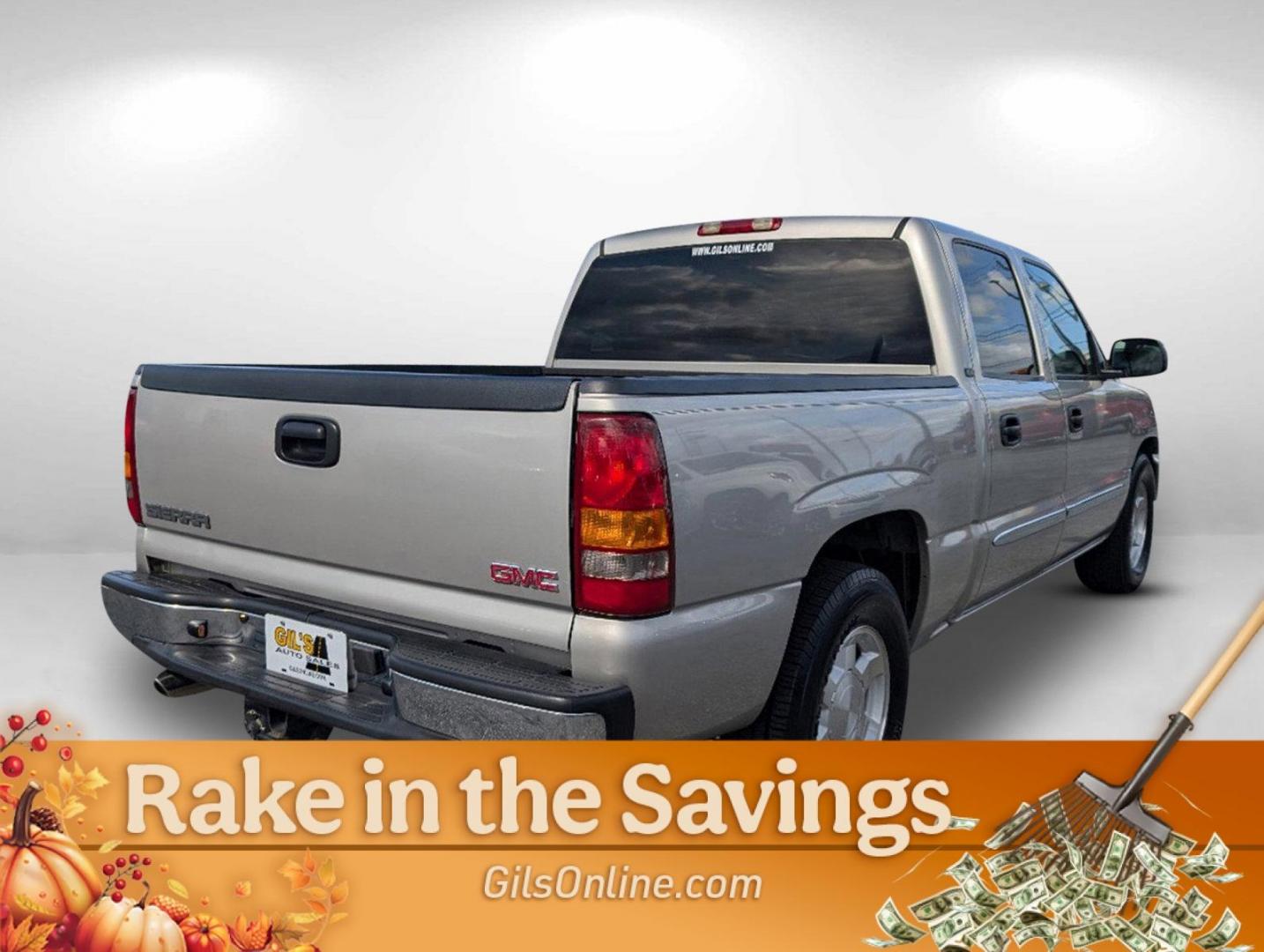 2005 Silver Birch Metallic /Dark Pewter GMC Sierra 1500 SLE (2GTEC13T651) with an Gas V8 5.3L/325 engine, 4-Speed Automatic w/OD transmission, located at 804 22nd Ave, Phenix City, AL, 36870, (334) 297-1860, 32.484749, -85.024475 - 2005 GMC Sierra 1500 SLE - Photo#4