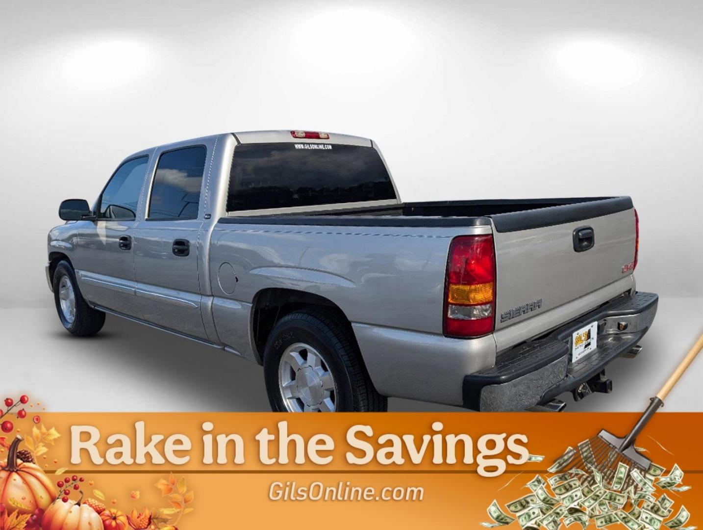 2005 Silver Birch Metallic /Dark Pewter GMC Sierra 1500 SLE (2GTEC13T651) with an Gas V8 5.3L/325 engine, 4-Speed Automatic w/OD transmission, located at 804 22nd Ave, Phenix City, AL, 36870, (334) 297-1860, 32.484749, -85.024475 - 2005 GMC Sierra 1500 SLE - Photo#6