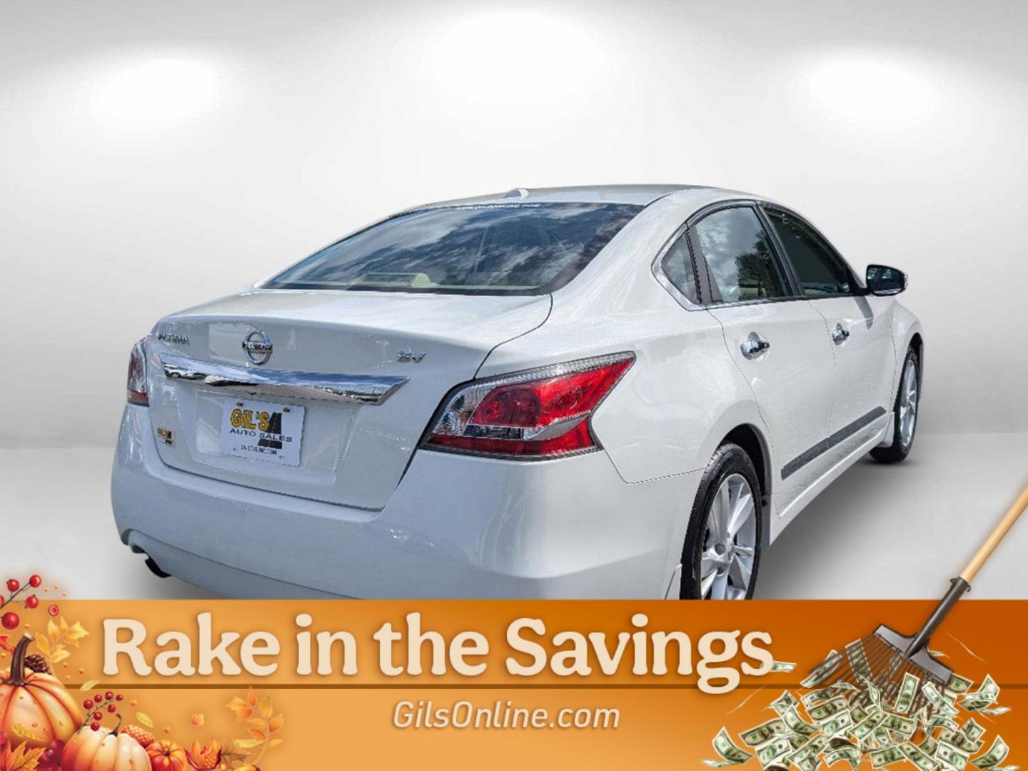 2015 Solid White /Beige Nissan Altima 2.5 SV (1N4AL3AP6FC) with an Regular Unleaded I-4 2.5 L/152 engine, 1-Speed CVT w/OD transmission, located at 521 Old Farm Lane Rd, Prattville, AL, 36066, (334) 325-1505, 32.482460, -86.416367 - 2015 Nissan Altima 2.5 SV - Photo#4