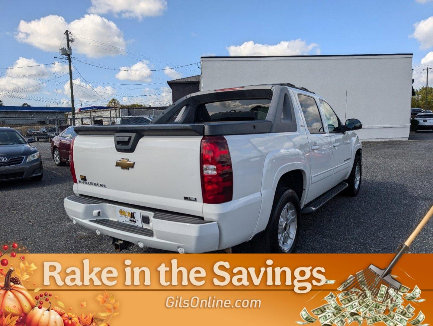 2009 Summit White /Ebony Chevrolet Avalanche LT w/2LT (3GNFK22039G) with an Gas/Ethanol V8 5.3L/325 engine, 6-Speed Automatic w/OD transmission, located at 5115 14th Ave., Columbus, GA, 31904, (706) 323-0345, 32.511494, -84.971046 - 2009 Chevrolet Avalanche LT w/2LT - Photo#20