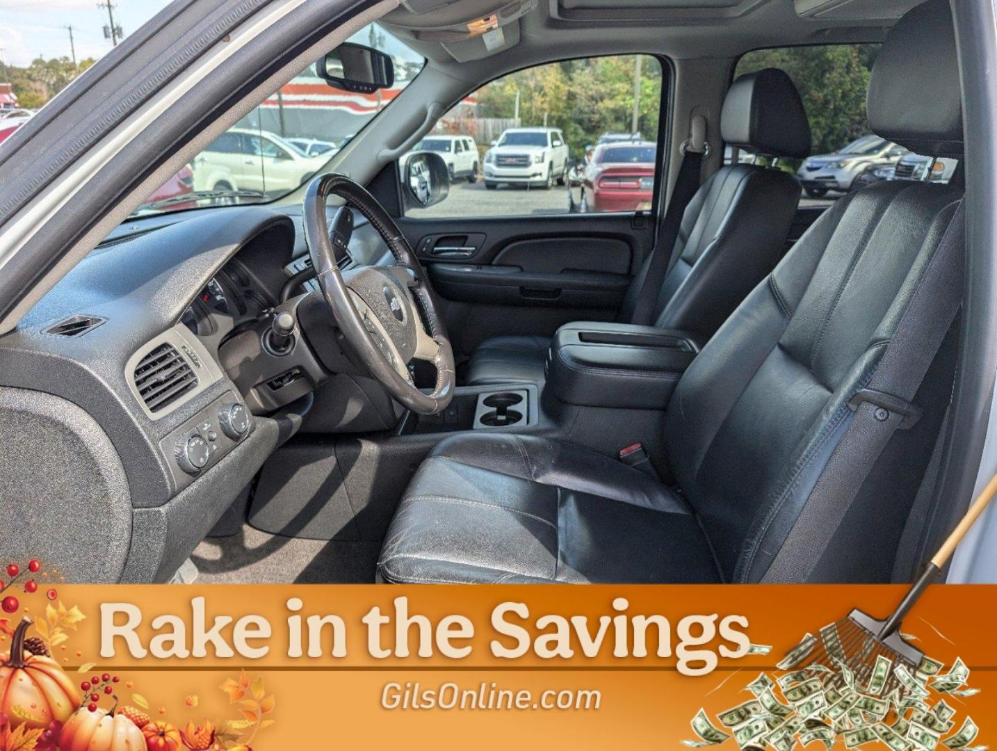 2009 Summit White /Ebony Chevrolet Avalanche LT w/2LT (3GNFK22039G) with an Gas/Ethanol V8 5.3L/325 engine, 6-Speed Automatic w/OD transmission, located at 5115 14th Ave., Columbus, GA, 31904, (706) 323-0345, 32.511494, -84.971046 - 2009 Chevrolet Avalanche LT w/2LT - Photo#43