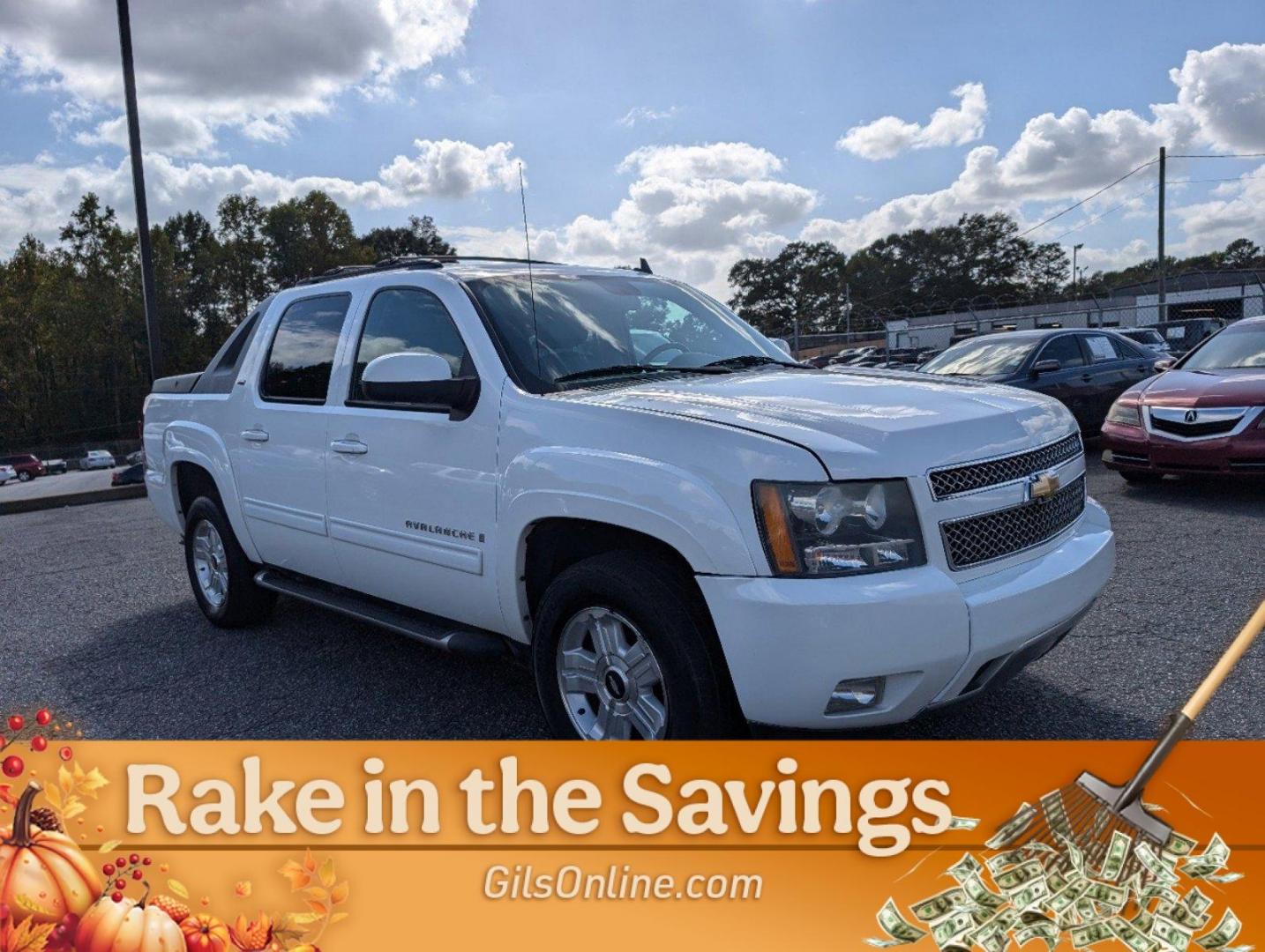 2009 Summit White /Ebony Chevrolet Avalanche LT w/2LT (3GNFK22039G) with an Gas/Ethanol V8 5.3L/325 engine, 6-Speed Automatic w/OD transmission, located at 5115 14th Ave., Columbus, GA, 31904, (706) 323-0345, 32.511494, -84.971046 - 2009 Chevrolet Avalanche LT w/2LT - Photo#12