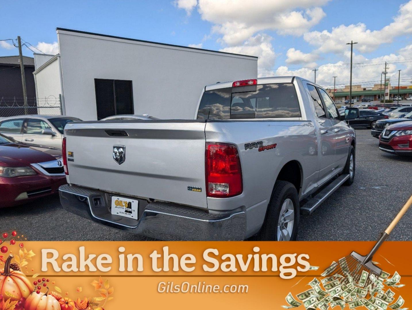 2017 Bright Silver Metallic Clearcoat /Diesel Gray/Black Ram 1500 SLT (1C6RR6GG9HS) with an Regular Unleaded V-6 3.6 L/220 engine, 8-Speed Automatic w/OD transmission, located at 521 Old Farm Lane Rd, Prattville, AL, 36066, (334) 325-1505, 32.482460, -86.416367 - 2017 Ram 1500 SLT - Photo#18