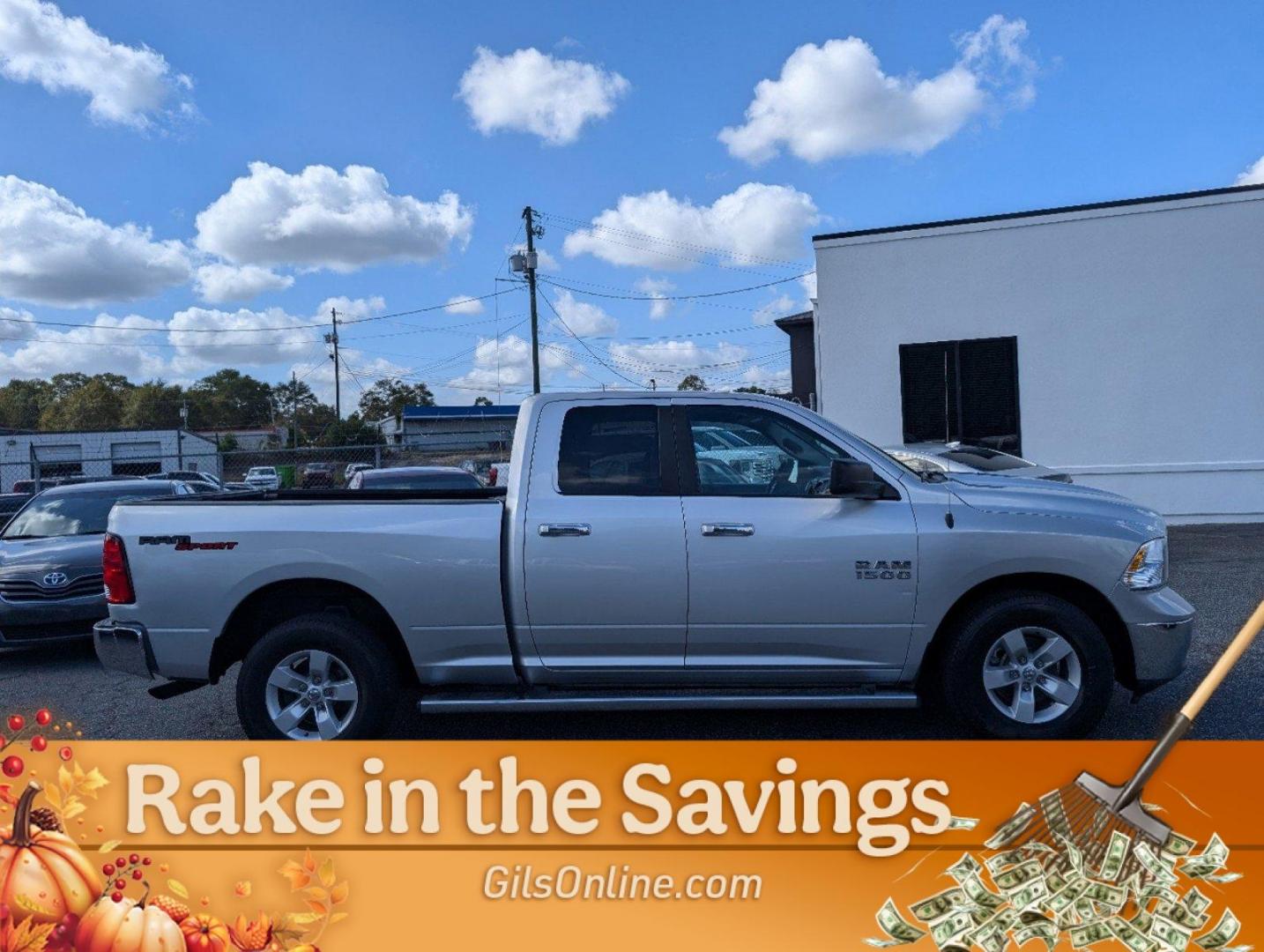 2017 Bright Silver Metallic Clearcoat /Diesel Gray/Black Ram 1500 SLT (1C6RR6GG9HS) with an Regular Unleaded V-6 3.6 L/220 engine, 8-Speed Automatic w/OD transmission, located at 521 Old Farm Lane Rd, Prattville, AL, 36066, (334) 325-1505, 32.482460, -86.416367 - 2017 Ram 1500 SLT - Photo#16