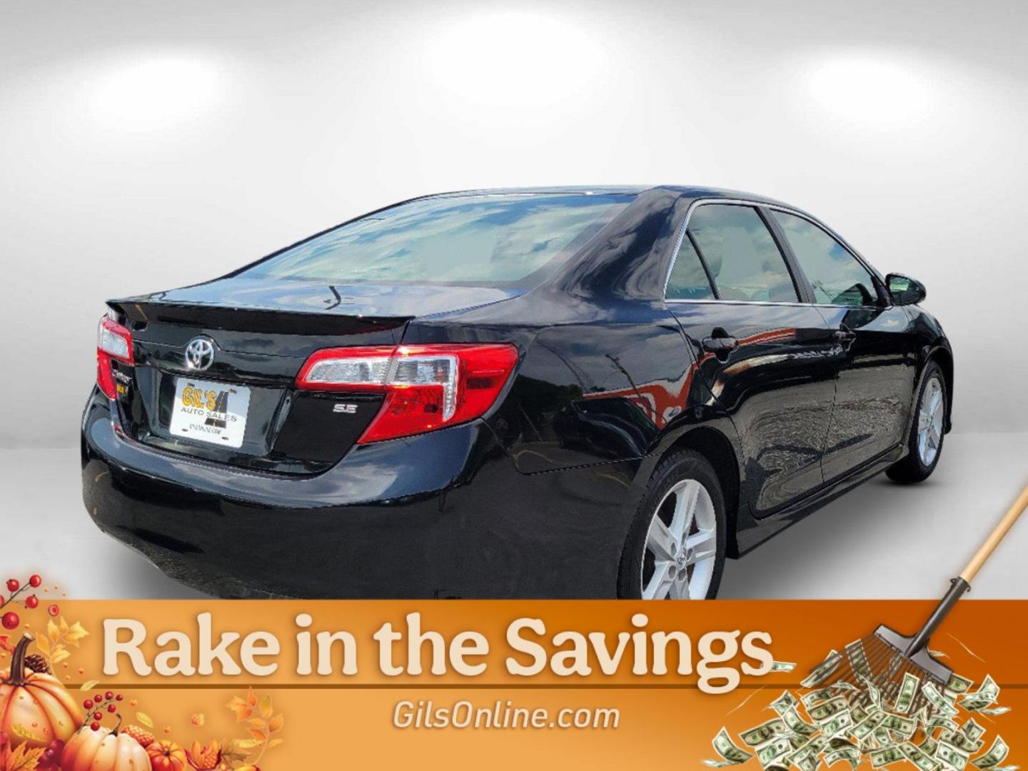 2014 Black Toyota Camry SE (4T1BF1FK9EU) with an Regular Unleaded I-4 2.5 L/152 engine, 6-Speed Automatic w/OD transmission, located at 5115 14th Ave., Columbus, GA, 31904, (706) 323-0345, 32.511494, -84.971046 - 2014 Toyota Camry SE - Photo#4