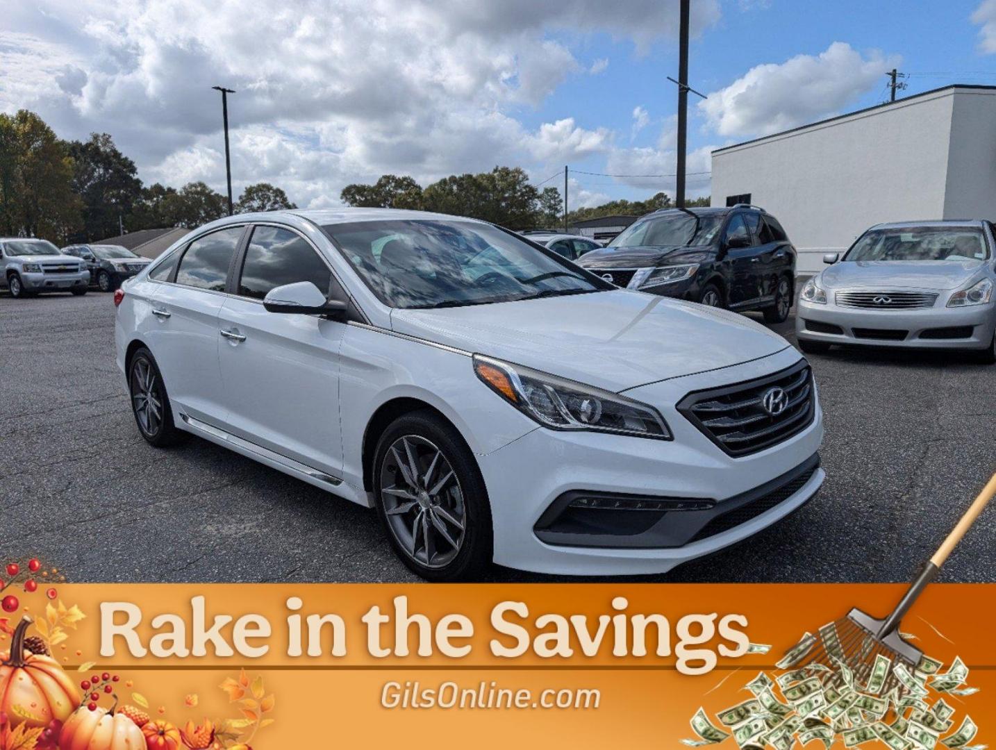 2015 Quartz White Pearl /Black Hyundai Sonata 2.0T Sport (5NPE34AB5FH) with an Intercooled Turbo Regular Unleaded I-4 2.0 L/122 engine, 6-Speed Automatic w/OD transmission, located at 3959 U.S. 80 W, Phenix City, AL, 36870, (334) 297-4885, 32.469296, -85.135185 - 2015 Hyundai Sonata 2.0T Sport - Photo#5