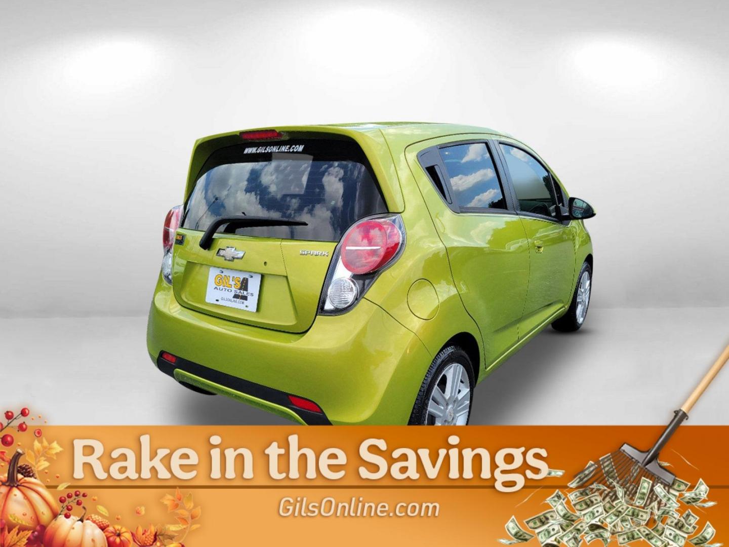 2013 Jalapeno /Green w/Green trim Chevrolet Spark LT (KL8CD6S96DC) with an Gas I4 1.2L/73 engine, 4-Speed Automatic transmission, located at 1430 Gateway Drive, Opelika, AL, 36801, (334) 239-0944, 32.637871, -85.409790 - 2013 Chevrolet Spark LT - Photo#4