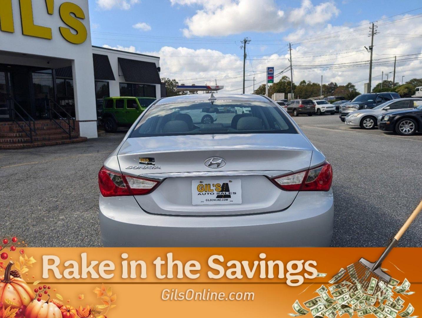 2012 /Gray Hyundai Sonata 2.4L SE (5NPEC4AC5CH) with an Gas I4 2.4L/144 engine, 6-Speed Automatic w/manual shift transmission, located at 3959 U.S. 80 W, Phenix City, AL, 36870, (334) 297-4885, 32.469296, -85.135185 - 2012 Hyundai Sonata 2.4L SE - Photo#17