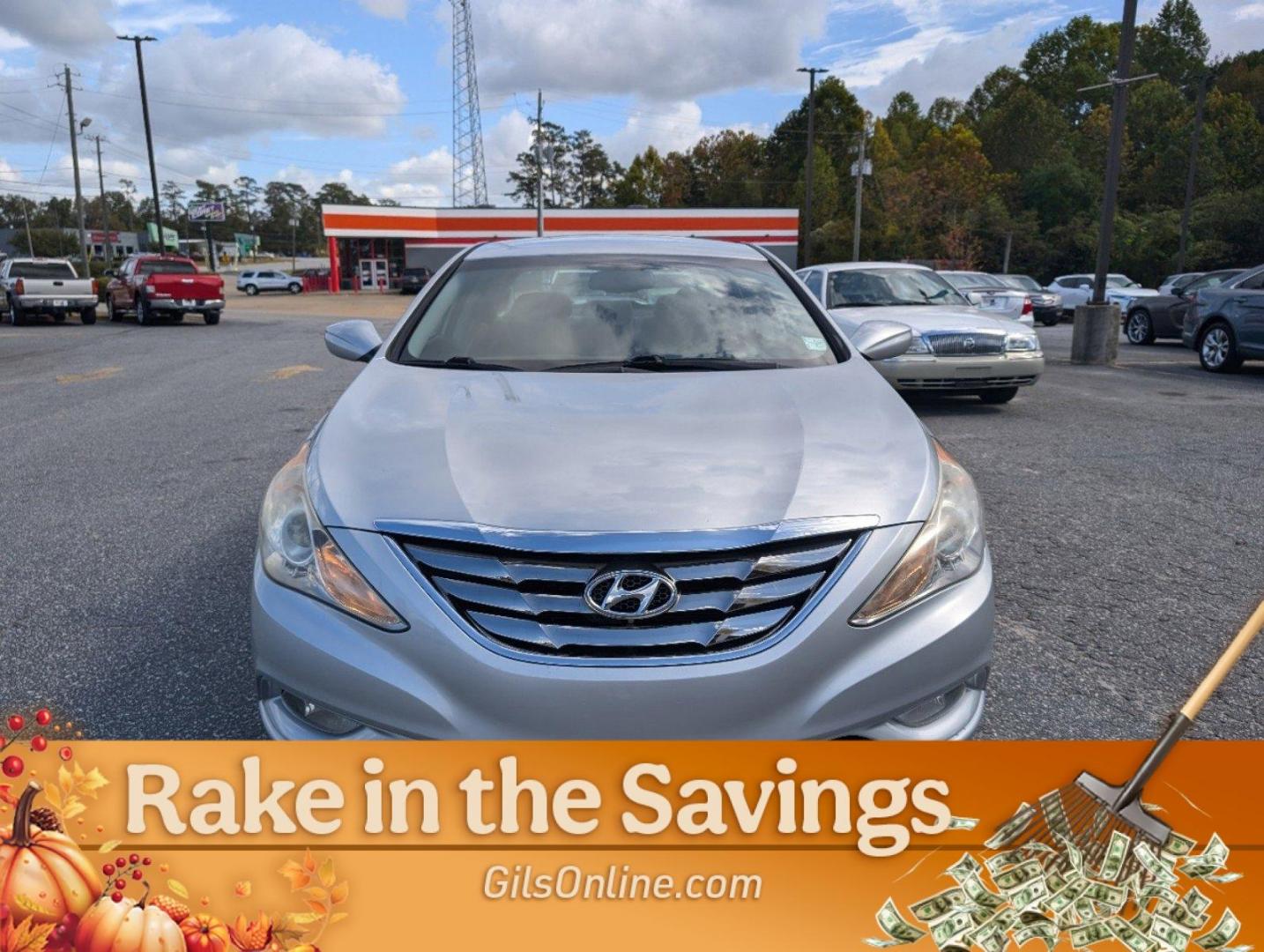 2012 /Gray Hyundai Sonata 2.4L SE (5NPEC4AC5CH) with an Gas I4 2.4L/144 engine, 6-Speed Automatic w/manual shift transmission, located at 3959 U.S. 80 W, Phenix City, AL, 36870, (334) 297-4885, 32.469296, -85.135185 - 2012 Hyundai Sonata 2.4L SE - Photo#4