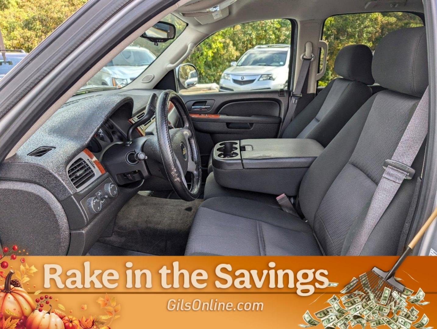 2013 /Ebony Chevrolet Tahoe LS (1GNSKAE08DR) with an Gas/Ethanol V8 5.3L/323 engine, 6-Speed Automatic transmission, located at 3959 U.S. 80 W, Phenix City, AL, 36870, (334) 297-4885, 32.469296, -85.135185 - 2013 Chevrolet Tahoe LS - Photo#28