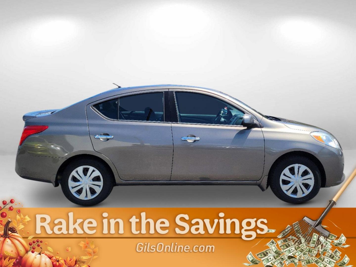 2014 Titanium /Charcoal Nissan Versa SV (3N1CN7AP4EK) with an Regular Unleaded I-4 1.6 L/98 engine, 1-Speed CVT w/OD transmission, located at 7000 Northlake Connector, Columbus, GA, 31904, (706) 987-8085, 32.524975, -84.978134 - 2014 Nissan Versa SV - Photo#3