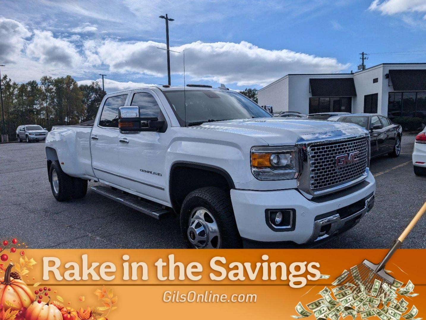 2015 /Cocoa/Dune GMC Sierra 3500HD available WiFi Denali (1GT424E84FF) with an Turbocharged Diesel V8 6.6L/403 engine, 6-Speed Automatic transmission, located at 3959 U.S. 80 W, Phenix City, AL, 36870, (334) 297-4885, 32.469296, -85.135185 - 2015 GMC Sierra 3500HD available WiFi Denali - Photo#4