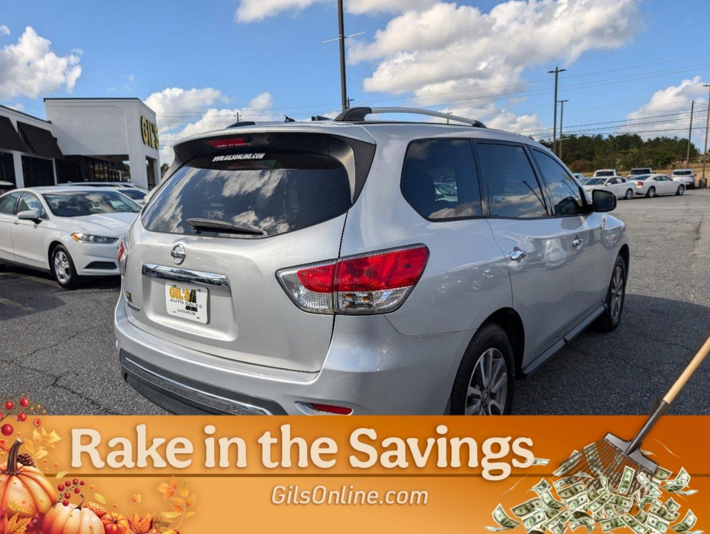 2014 /Charcoal Nissan Pathfinder S (5N1AR2MN4EC) with an Regular Unleaded V-6 3.5 L/213 engine, 1-Speed CVT w/OD transmission, located at 3959 U.S. 80 W, Phenix City, AL, 36870, (334) 297-4885, 32.469296, -85.135185 - 2014 Nissan Pathfinder S - Photo#9