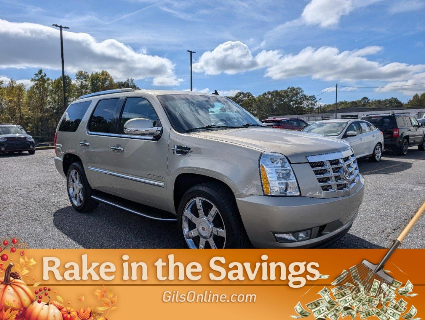 2013 /Ebony w/Ebony Accents Cadillac Escalade Luxury (1GYS3BEF2DR) with an Gas/Ethanol V8 6.2L/376 engine, 6-Speed Automatic w/Manual Shift transmission, located at 3959 U.S. 80 W, Phenix City, AL, 36870, (334) 297-4885, 32.469296, -85.135185 - 2013 Cadillac Escalade Luxury - Photo#4