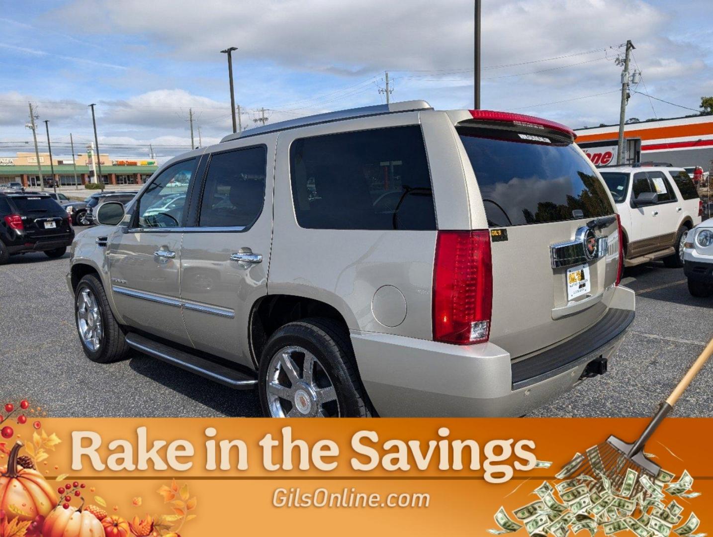 2013 /Ebony w/Ebony Accents Cadillac Escalade Luxury (1GYS3BEF2DR) with an Gas/Ethanol V8 6.2L/376 engine, 6-Speed Automatic w/Manual Shift transmission, located at 3959 U.S. 80 W, Phenix City, AL, 36870, (334) 297-4885, 32.469296, -85.135185 - 2013 Cadillac Escalade Luxury - Photo#12