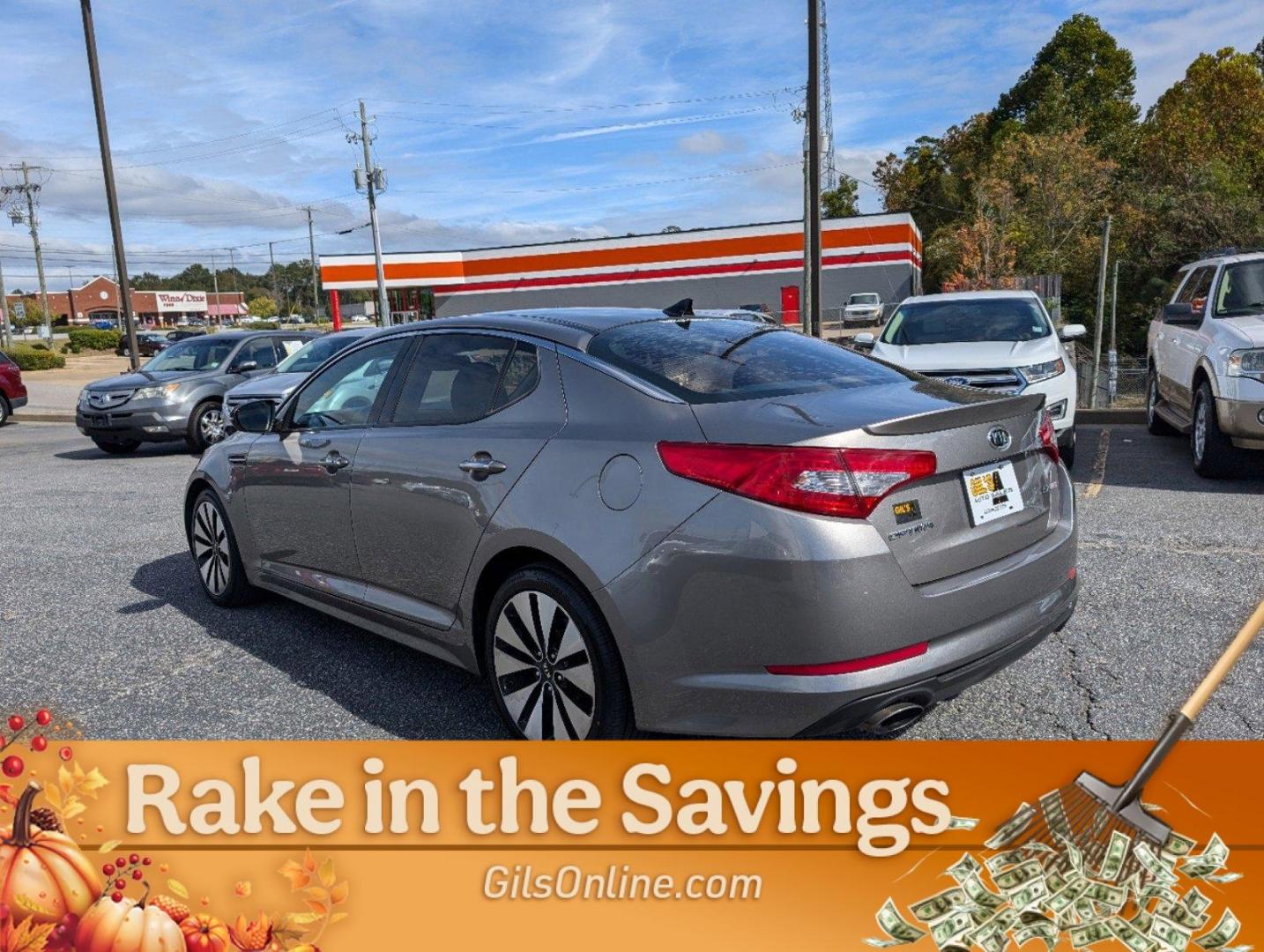 2012 /White Kia Optima SX (5XXGR4A67CG) with an Turbocharged Gas I4 2.0L/122 engine, 6-Speed Automatic w/manual shift transmission, located at 3959 U.S. 80 W, Phenix City, AL, 36870, (334) 297-4885, 32.469296, -85.135185 - 2012 Kia Optima SX - Photo#12