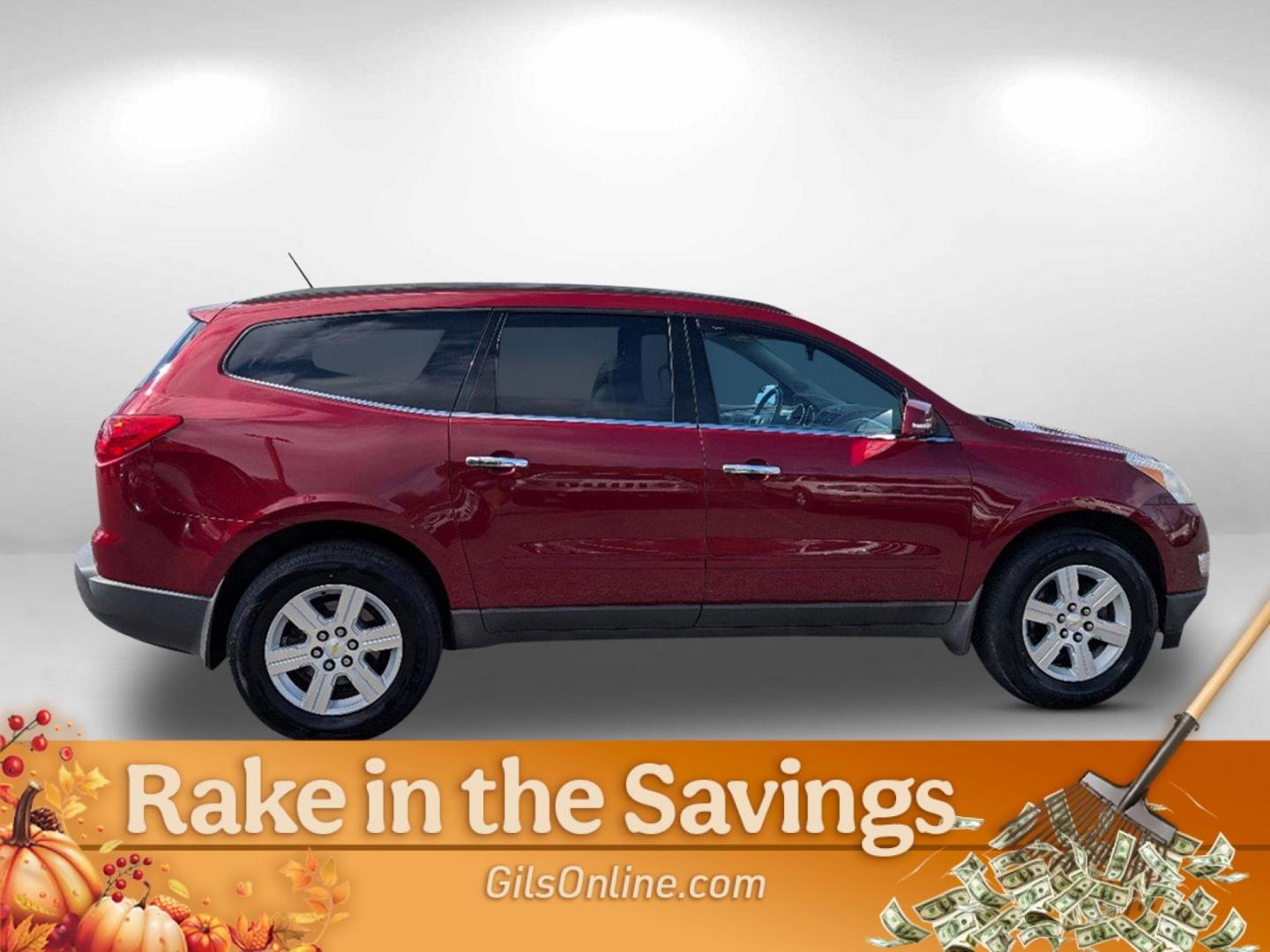 2011 /Lt Gray/Dk Gray Chevrolet Traverse LT w/2LT (1GNKRJED4BJ) with an Gas V6 3.6L/220 engine, 6-Speed Automatic transmission, located at 804 22nd Ave, Phenix City, AL, 36870, (334) 297-1860, 32.484749, -85.024475 - 2011 Chevrolet Traverse LT w/2LT - Photo#3