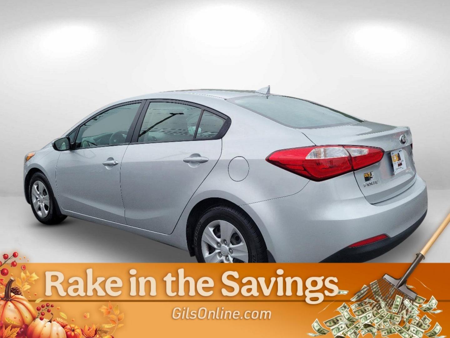 2016 Silky Silver /Gray Kia Forte LX (KNAFK4A65G5) with an Regular Unleaded I-4 1.8 L/110 engine, 6-Speed Automatic w/OD transmission, located at 3959 U.S. 80 W, Phenix City, AL, 36870, (334) 297-4885, 32.469296, -85.135185 - 2016 Kia Forte LX - Photo#6