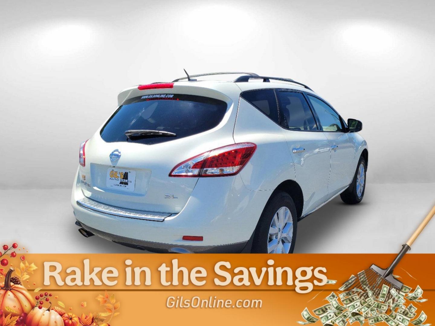 2012 Glacier Pearl /Beige Nissan Murano SL (JN8AZ1MU8CW) with an Gas V6 3.5L/ engine, 1-Speed Continuously Variable Ratio transmission, located at 7000 Northlake Connector, Columbus, GA, 31904, (706) 987-8085, 32.524975, -84.978134 - 2012 Nissan Murano SL - Photo#4