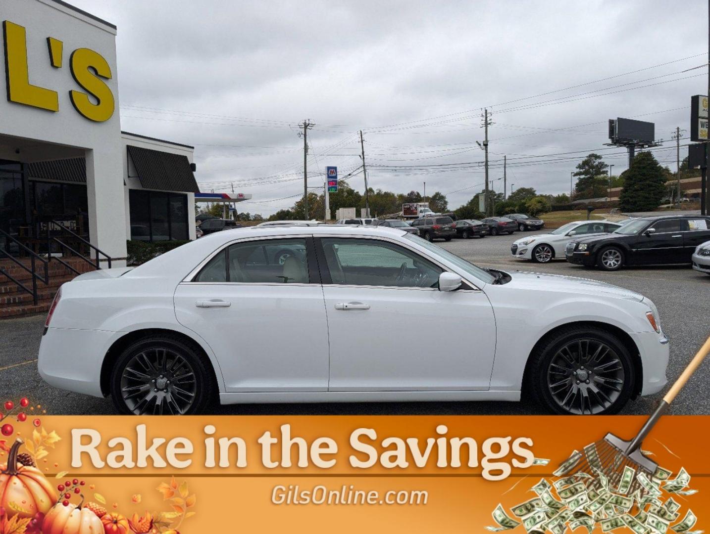 2014 /Lt Frost Beige/Black Chrysler 300 (2C3CCAAG4EH) with an Regular Unleaded V-6 3.6 L/220 engine, 8-Speed Automatic w/OD transmission, located at 3959 U.S. 80 W, Phenix City, AL, 36870, (334) 297-4885, 32.469296, -85.135185 - 2014 Chrysler 300 - Photo#3