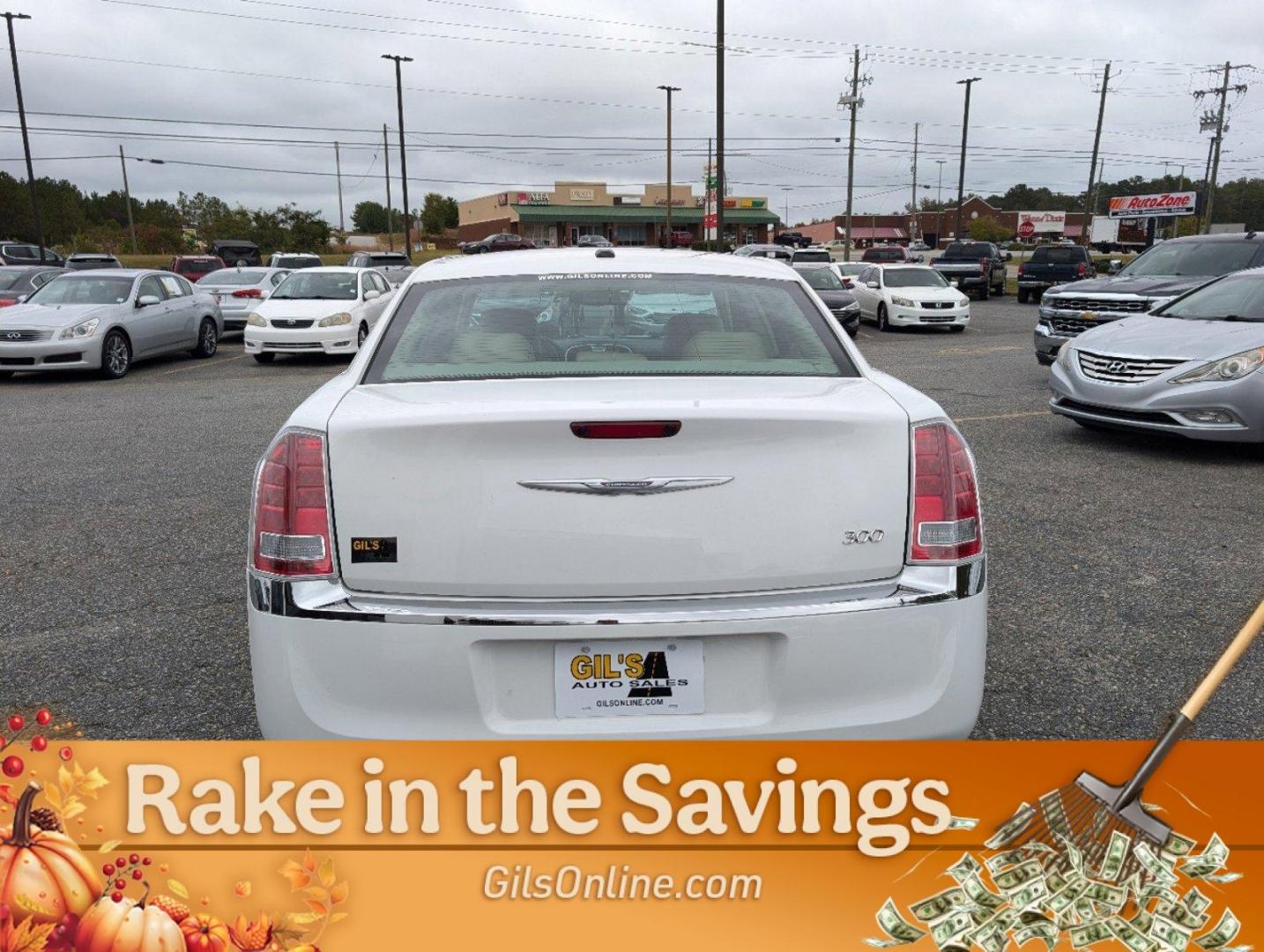 2014 /Lt Frost Beige/Black Chrysler 300 (2C3CCAAG4EH) with an Regular Unleaded V-6 3.6 L/220 engine, 8-Speed Automatic w/OD transmission, located at 3959 U.S. 80 W, Phenix City, AL, 36870, (334) 297-4885, 32.469296, -85.135185 - 2014 Chrysler 300 - Photo#5