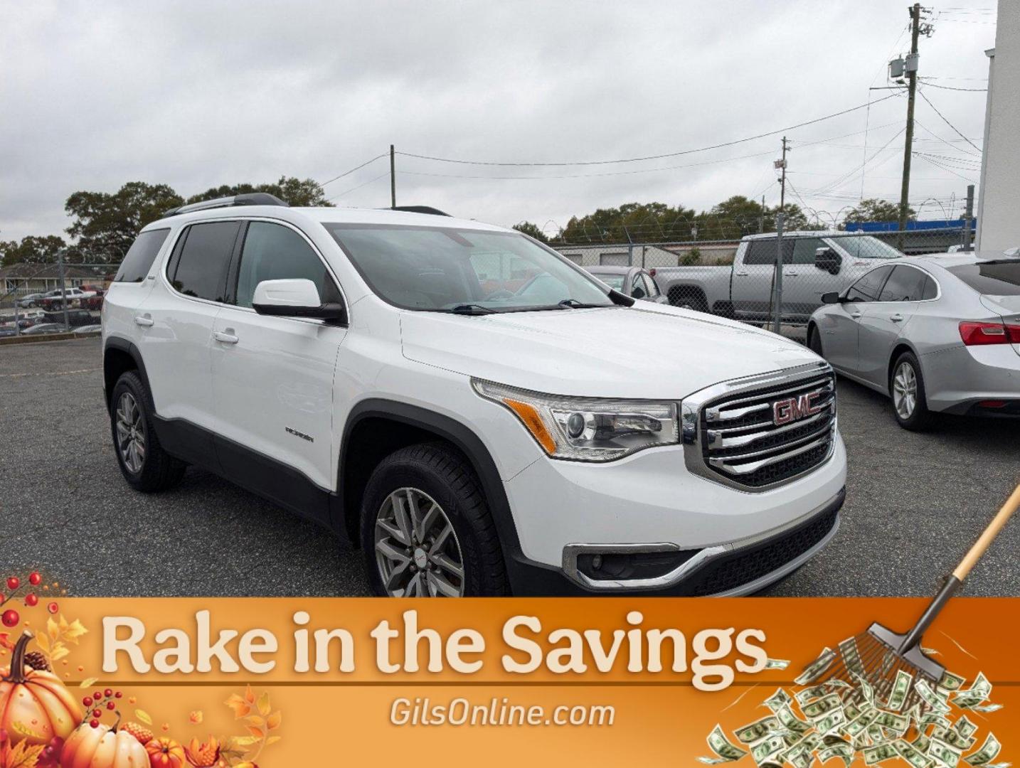 2017 /Dark Ash Gray/ Light Ash Gray GMC Acadia SLE (1GKKNSLA1HZ) with an Gas I4 2.5/150 engine, 6-Speed Automatic transmission, located at 3959 U.S. 80 W, Phenix City, AL, 36870, (334) 297-4885, 32.469296, -85.135185 - 2017 GMC Acadia SLE - Photo#2