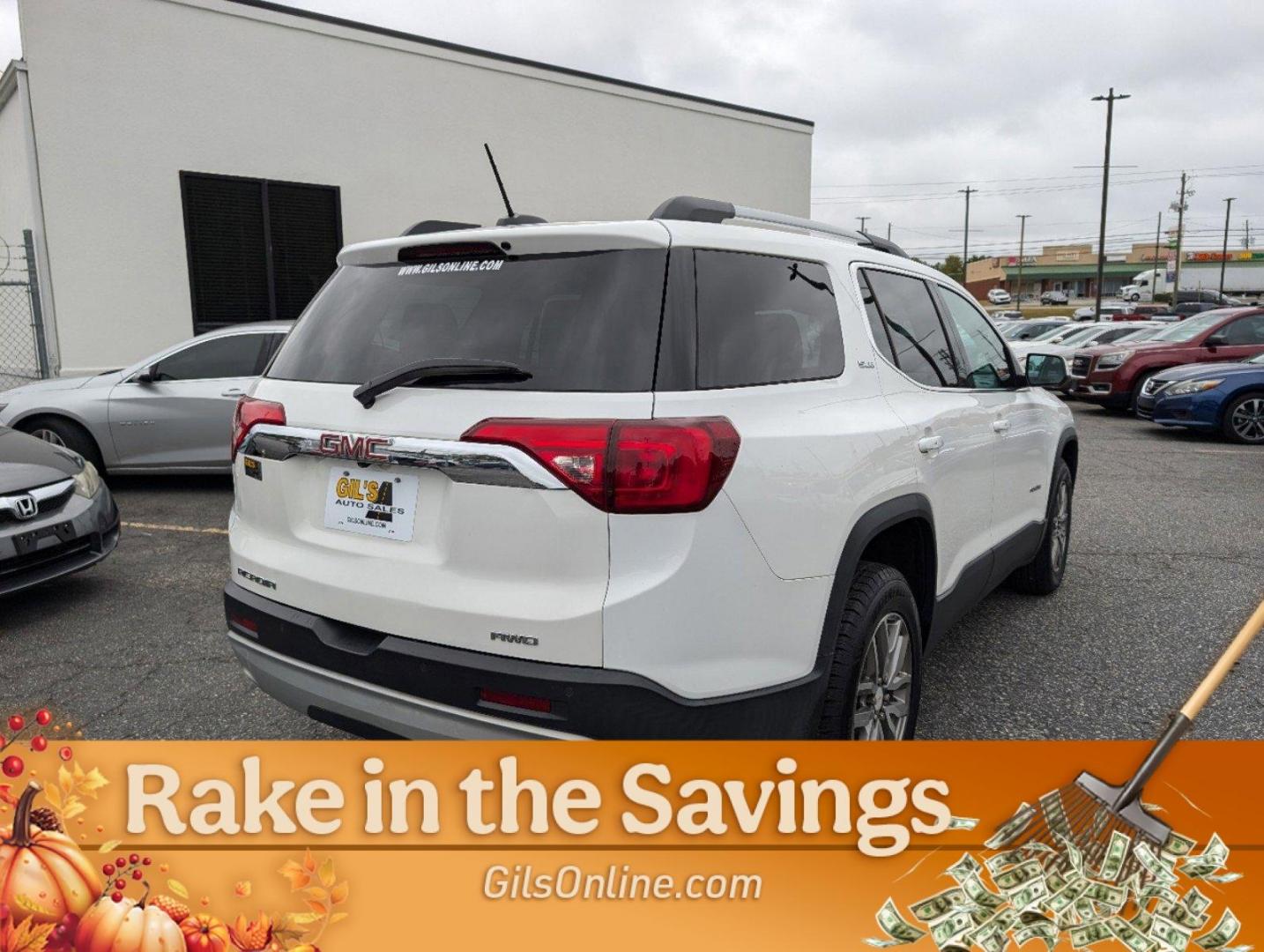 2017 /Dark Ash Gray/ Light Ash Gray GMC Acadia SLE (1GKKNSLA1HZ) with an Gas I4 2.5/150 engine, 6-Speed Automatic transmission, located at 3959 U.S. 80 W, Phenix City, AL, 36870, (334) 297-4885, 32.469296, -85.135185 - 2017 GMC Acadia SLE - Photo#4