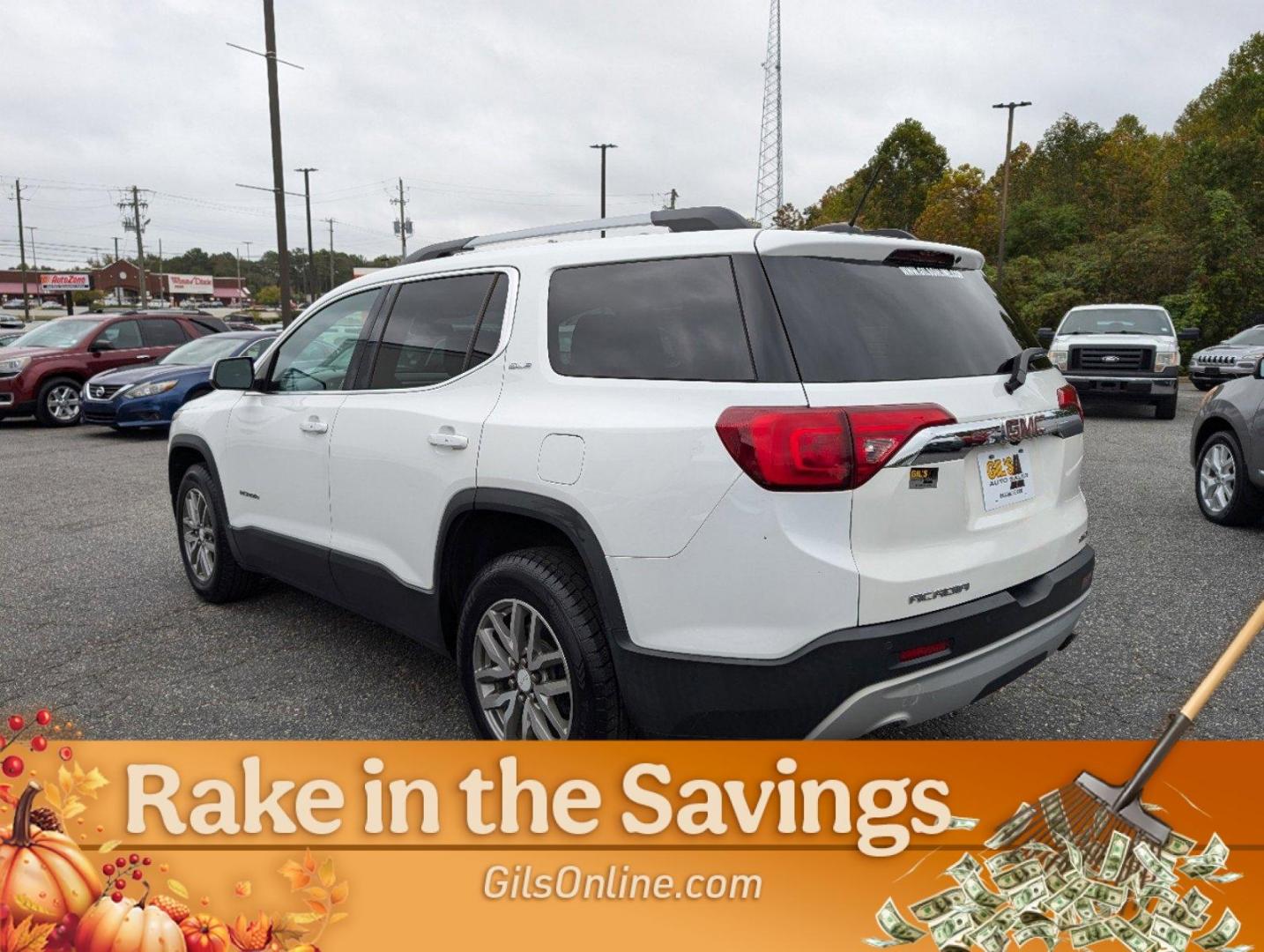 2017 /Dark Ash Gray/ Light Ash Gray GMC Acadia SLE (1GKKNSLA1HZ) with an Gas I4 2.5/150 engine, 6-Speed Automatic transmission, located at 3959 U.S. 80 W, Phenix City, AL, 36870, (334) 297-4885, 32.469296, -85.135185 - 2017 GMC Acadia SLE - Photo#6