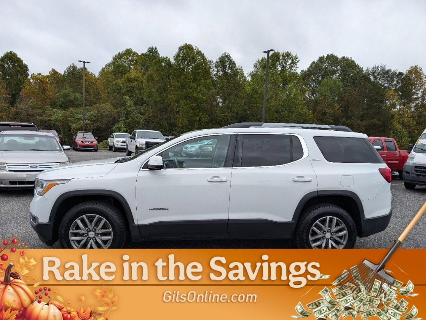 2017 /Dark Ash Gray/ Light Ash Gray GMC Acadia SLE (1GKKNSLA1HZ) with an Gas I4 2.5/150 engine, 6-Speed Automatic transmission, located at 3959 U.S. 80 W, Phenix City, AL, 36870, (334) 297-4885, 32.469296, -85.135185 - 2017 GMC Acadia SLE - Photo#7