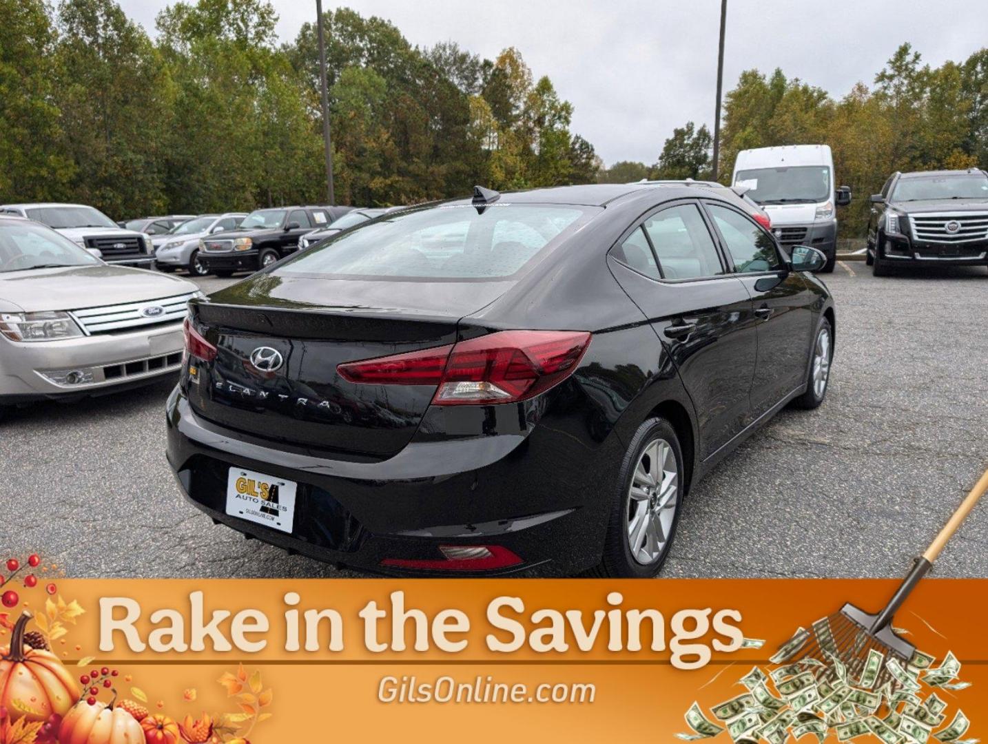 2020 /Black Hyundai Elantra SEL (5NPD84LFXLH) with an Regular Unleaded I-4 2.0 L/122 engine, 1-Speed CVT w/OD transmission, located at 3959 U.S. 80 W, Phenix City, AL, 36870, (334) 297-4885, 32.469296, -85.135185 - 2020 Hyundai Elantra SEL - Photo#4