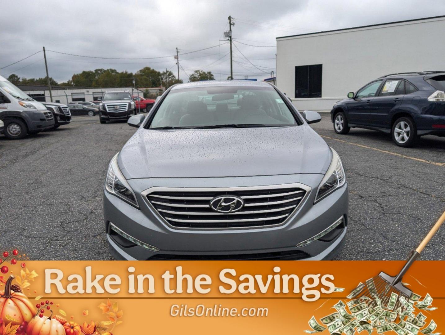 2015 /Gray Hyundai Sonata 2.4L SE (5NPE24AF1FH) with an Regular Unleaded I-4 2.4 L/144 engine, 6-Speed Automatic w/OD transmission, located at 7000 Northlake Connector, Columbus, GA, 31904, (706) 987-8085, 32.524975, -84.978134 - 2015 Hyundai Sonata 2.4L SE - Photo#3