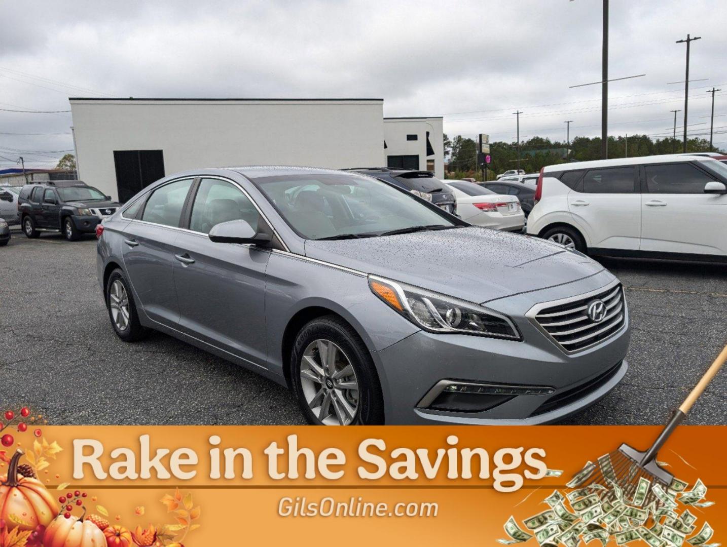 2015 /Gray Hyundai Sonata 2.4L SE (5NPE24AF1FH) with an Regular Unleaded I-4 2.4 L/144 engine, 6-Speed Automatic w/OD transmission, located at 7000 Northlake Connector, Columbus, GA, 31904, (706) 987-8085, 32.524975, -84.978134 - 2015 Hyundai Sonata 2.4L SE - Photo#6