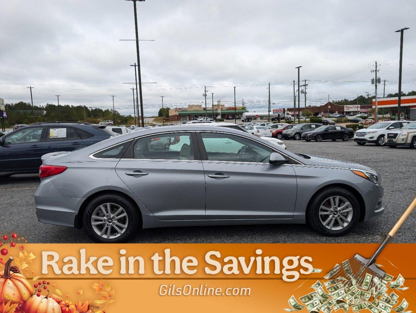 2015 /Gray Hyundai Sonata 2.4L SE (5NPE24AF1FH) with an Regular Unleaded I-4 2.4 L/144 engine, 6-Speed Automatic w/OD transmission, located at 7000 Northlake Connector, Columbus, GA, 31904, (706) 987-8085, 32.524975, -84.978134 - 2015 Hyundai Sonata 2.4L SE - Photo#11