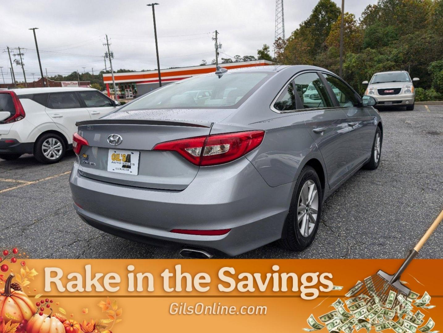 2015 /Gray Hyundai Sonata 2.4L SE (5NPE24AF1FH) with an Regular Unleaded I-4 2.4 L/144 engine, 6-Speed Automatic w/OD transmission, located at 7000 Northlake Connector, Columbus, GA, 31904, (706) 987-8085, 32.524975, -84.978134 - 2015 Hyundai Sonata 2.4L SE - Photo#13