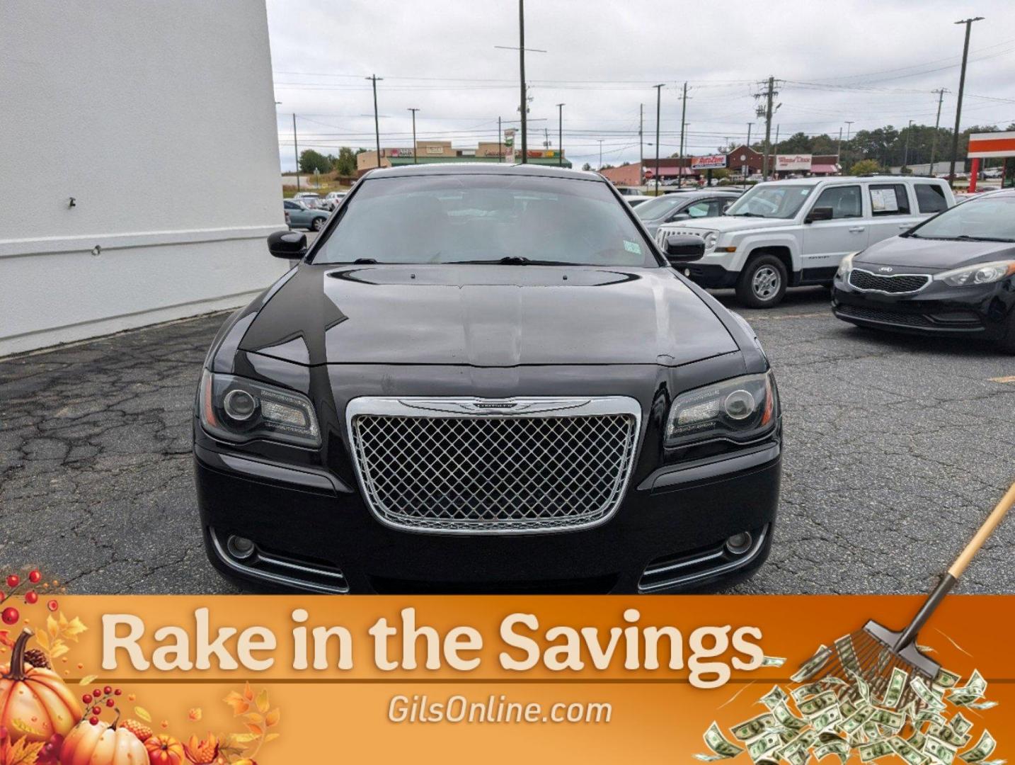 2012 /Black/Red Chrysler 300 300S (2C3CCABG5CH) with an Gas/Ethanol V6 3.6L/220 engine, 8-Speed Automatic transmission, located at 3959 U.S. 80 W, Phenix City, AL, 36870, (334) 297-4885, 32.469296, -85.135185 - 2012 Chrysler 300 300S - Photo#2