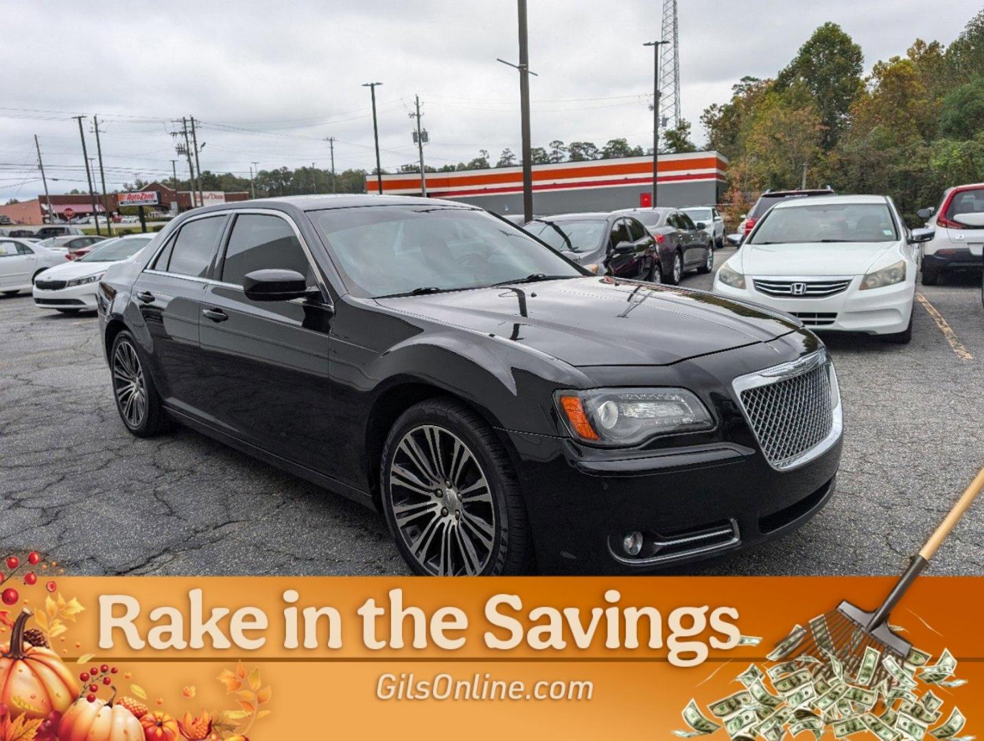 2012 /Black/Red Chrysler 300 300S (2C3CCABG5CH) with an Gas/Ethanol V6 3.6L/220 engine, 8-Speed Automatic transmission, located at 3959 U.S. 80 W, Phenix City, AL, 36870, (334) 297-4885, 32.469296, -85.135185 - 2012 Chrysler 300 300S - Photo#4