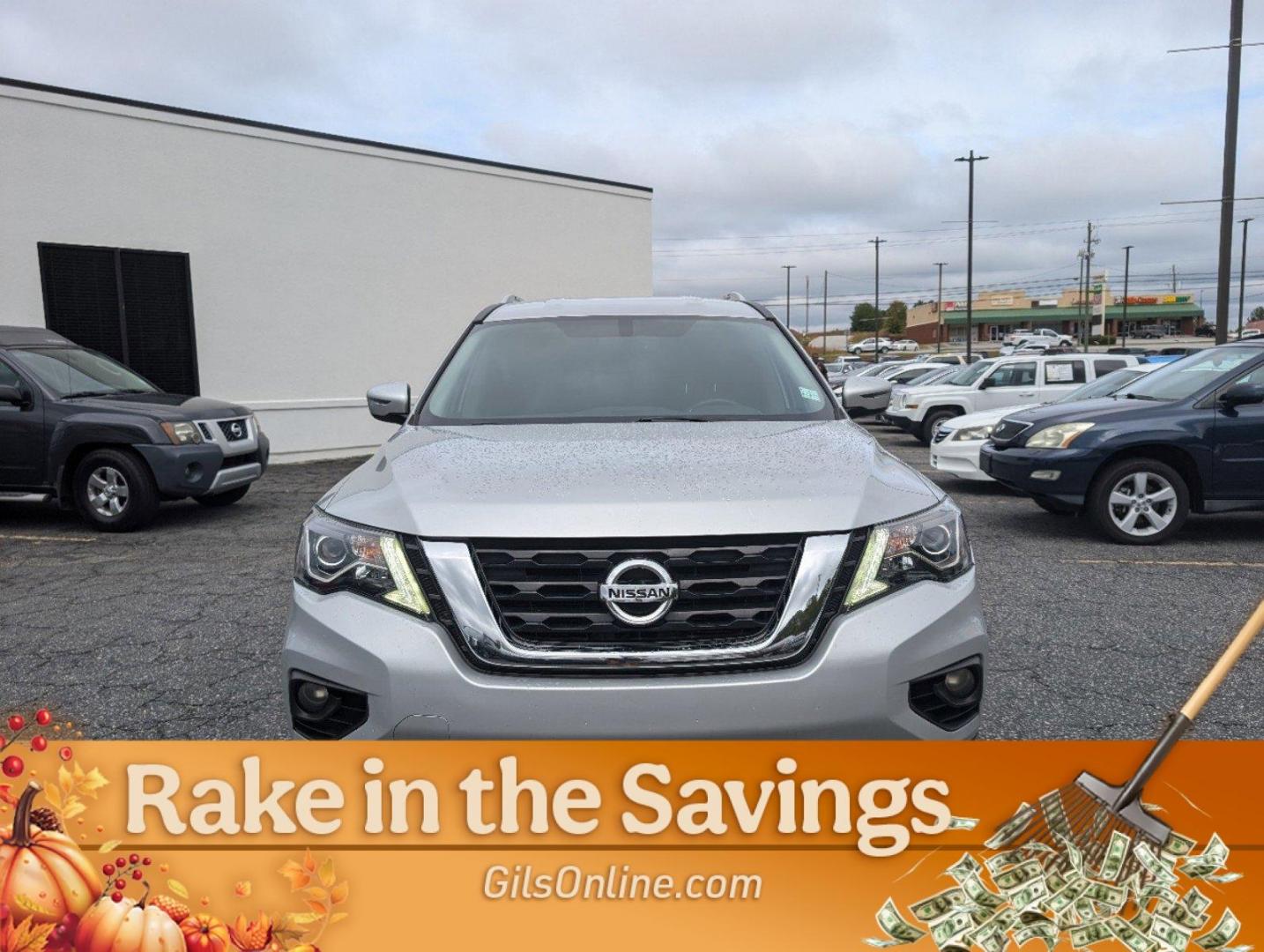 2019 /Charcoal Nissan Pathfinder SV (5N1DR2MM4KC) with an Regular Unleaded V-6 3.5 L/213 engine, 1-Speed CVT w/OD transmission, located at 5115 14th Ave., Columbus, GA, 31904, (706) 323-0345, 32.511494, -84.971046 - 2019 Nissan Pathfinder SV - Photo#3