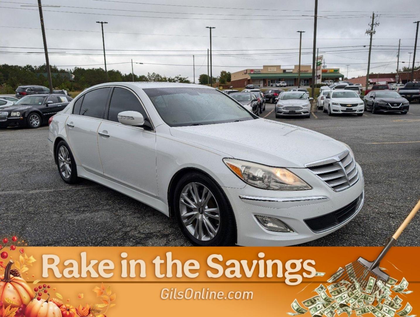 2013 /Cashmere Hyundai Genesis 3.8L (KMHGC4DD8DU) with an Gas V6 3.8L/231 engine, 8-Speed Automatic w/Manual Shift transmission, located at 3959 U.S. 80 W, Phenix City, AL, 36870, (334) 297-4885, 32.469296, -85.135185 - 2013 Hyundai Genesis 3.8L - Photo#4