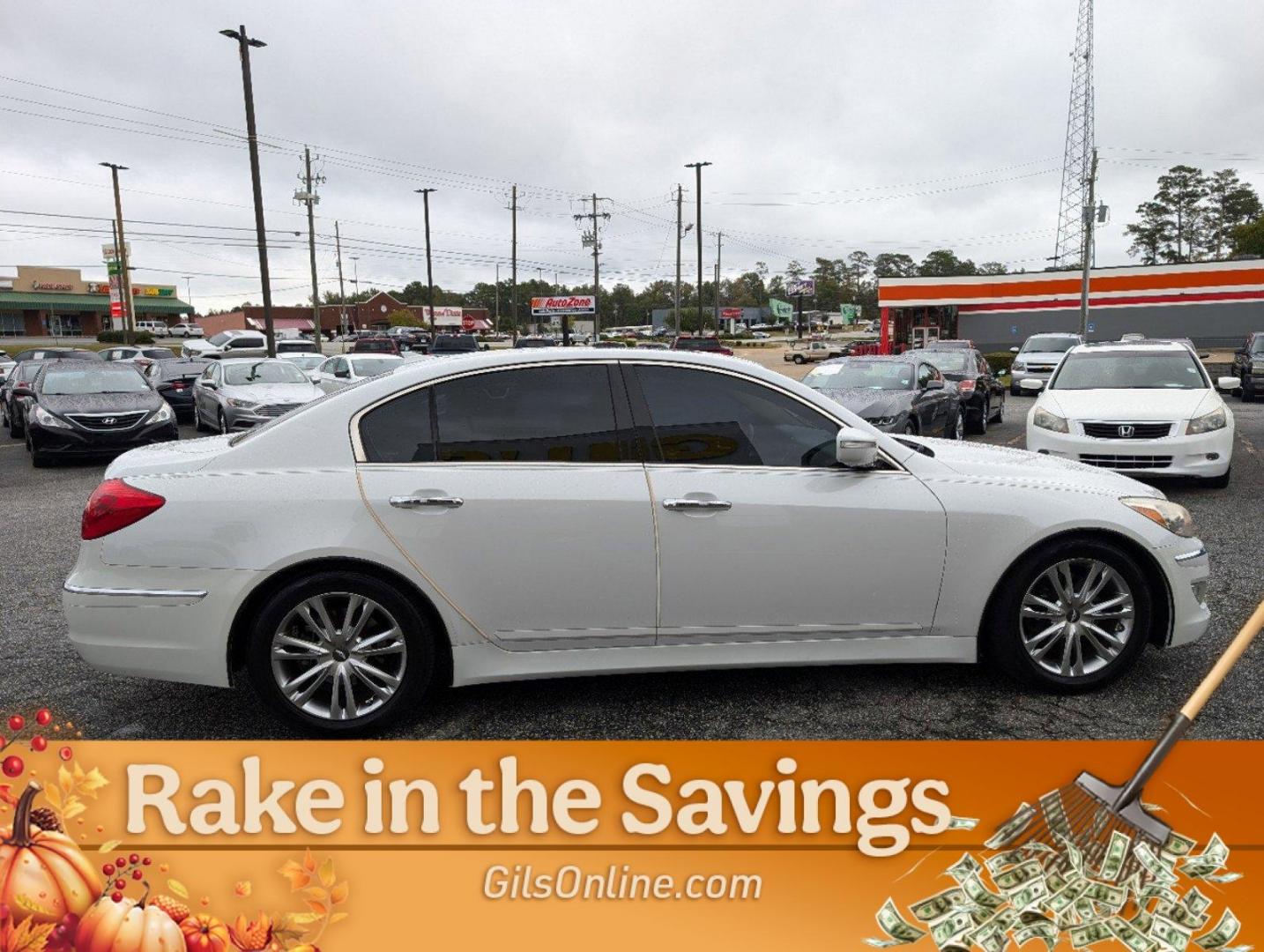 2013 /Cashmere Hyundai Genesis 3.8L (KMHGC4DD8DU) with an Gas V6 3.8L/231 engine, 8-Speed Automatic w/Manual Shift transmission, located at 3959 U.S. 80 W, Phenix City, AL, 36870, (334) 297-4885, 32.469296, -85.135185 - 2013 Hyundai Genesis 3.8L - Photo#6