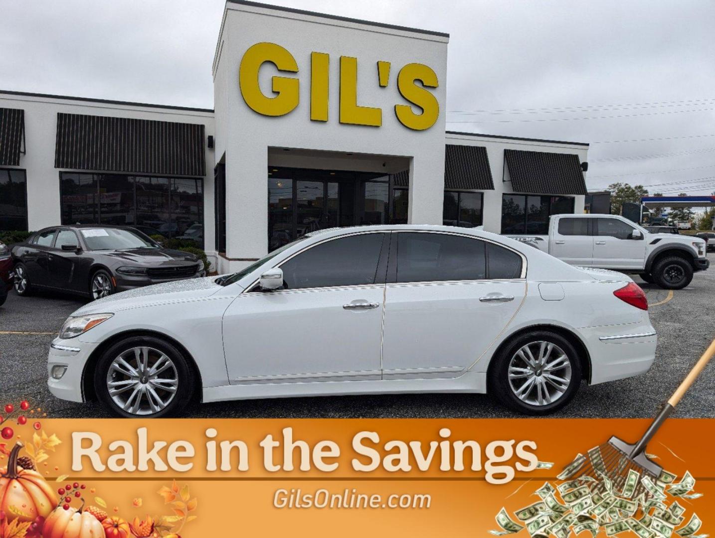 2013 /Cashmere Hyundai Genesis 3.8L (KMHGC4DD8DU) with an Gas V6 3.8L/231 engine, 8-Speed Automatic w/Manual Shift transmission, located at 3959 U.S. 80 W, Phenix City, AL, 36870, (334) 297-4885, 32.469296, -85.135185 - 2013 Hyundai Genesis 3.8L - Photo#14