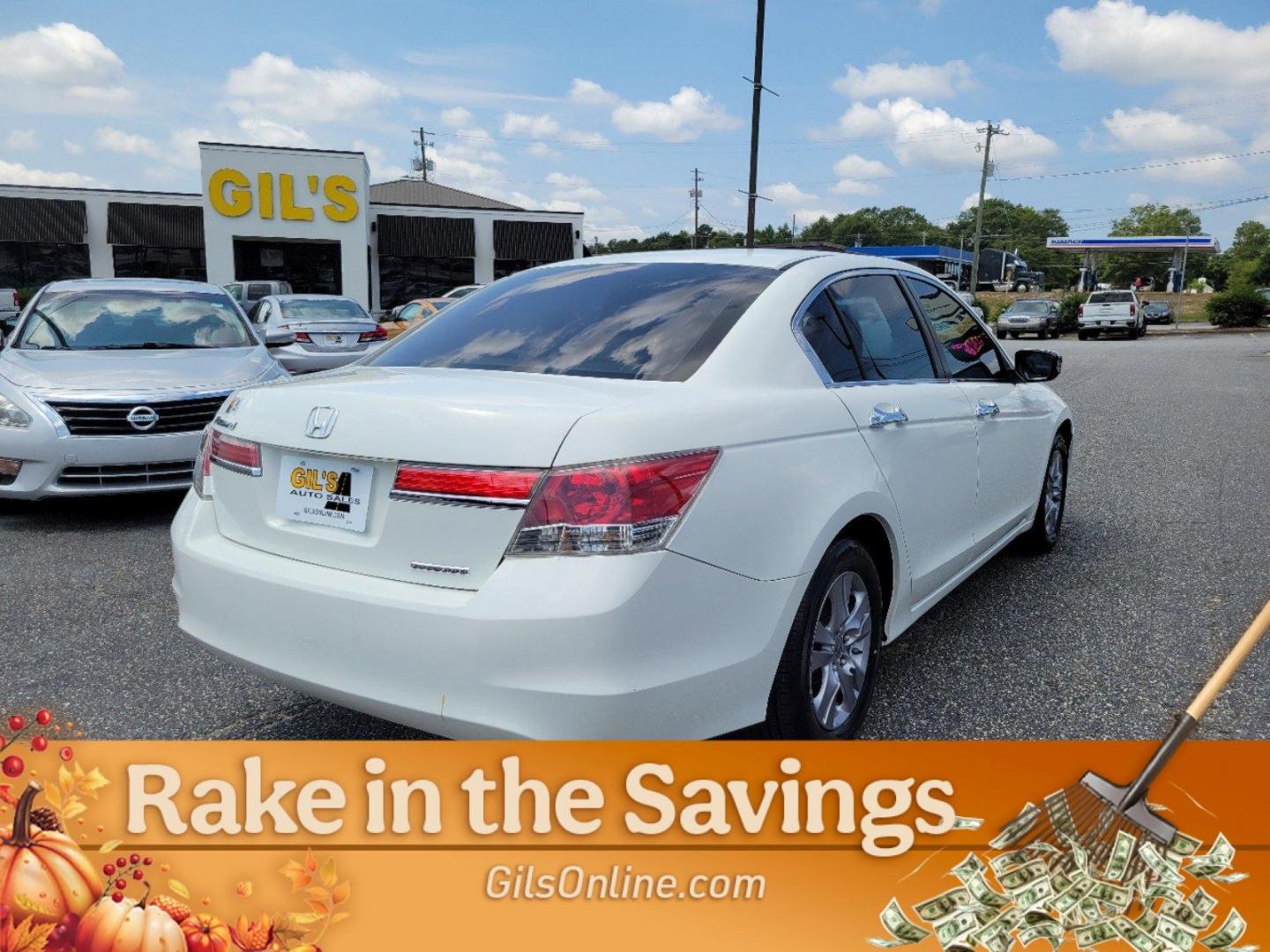 2012 White Honda Accord Sdn SE (1HGCP2F66CA) with an Gas I4 2.4L/144 engine, 5-Speed Automatic transmission, located at 1430 Gateway Drive, Opelika, AL, 36801, (334) 239-0944, 32.637871, -85.409790 - 2012 Honda Accord Sdn SE - Photo#16