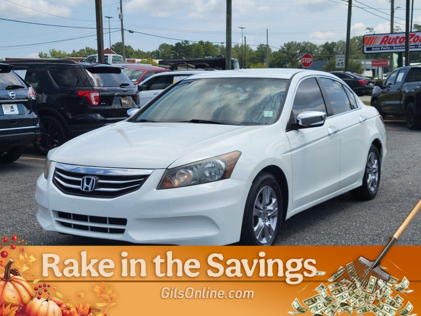 2012 White Honda Accord Sdn SE (1HGCP2F66CA) with an Gas I4 2.4L/144 engine, 5-Speed Automatic transmission, located at 1430 Gateway Drive, Opelika, AL, 36801, (334) 239-0944, 32.637871, -85.409790 - 2012 Honda Accord Sdn SE - Photo#3