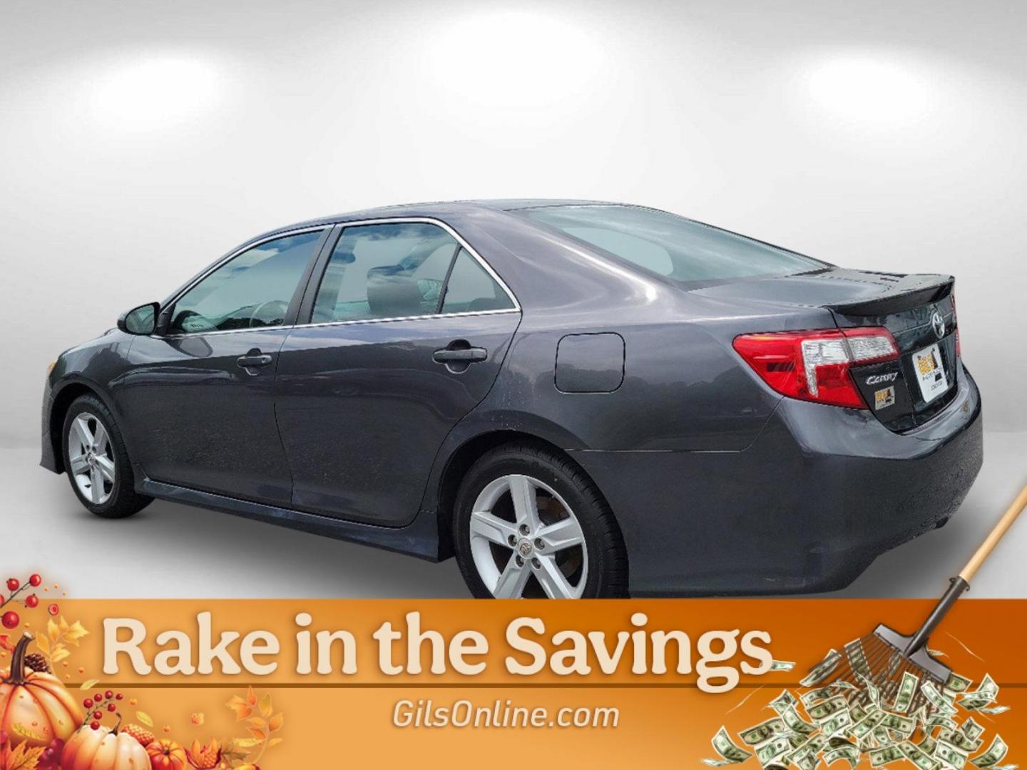 2014 Gray Toyota Camry SE (4T1BF1FK5EU) with an Regular Unleaded I-4 2.5 L/152 engine, 6-Speed Automatic w/OD transmission, located at 804 22nd Ave, Phenix City, AL, 36870, (334) 297-1860, 32.484749, -85.024475 - 2014 Toyota Camry SE - Photo#6