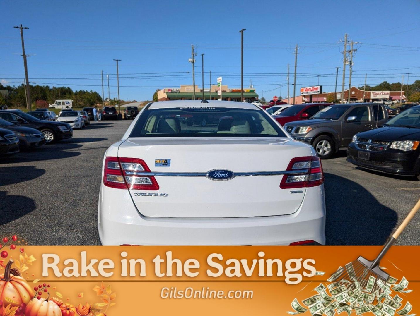 2014 Ford Taurus SE (1FAHP2D99EG) with an Intercooled Turbo Premium Unleaded I-4 2.0 L/122 engine, 6-Speed Automatic w/OD transmission, located at 3959 U.S. 80 W, Phenix City, AL, 36870, (334) 297-4885, 32.469296, -85.135185 - 2014 Ford Taurus SE - Photo#5