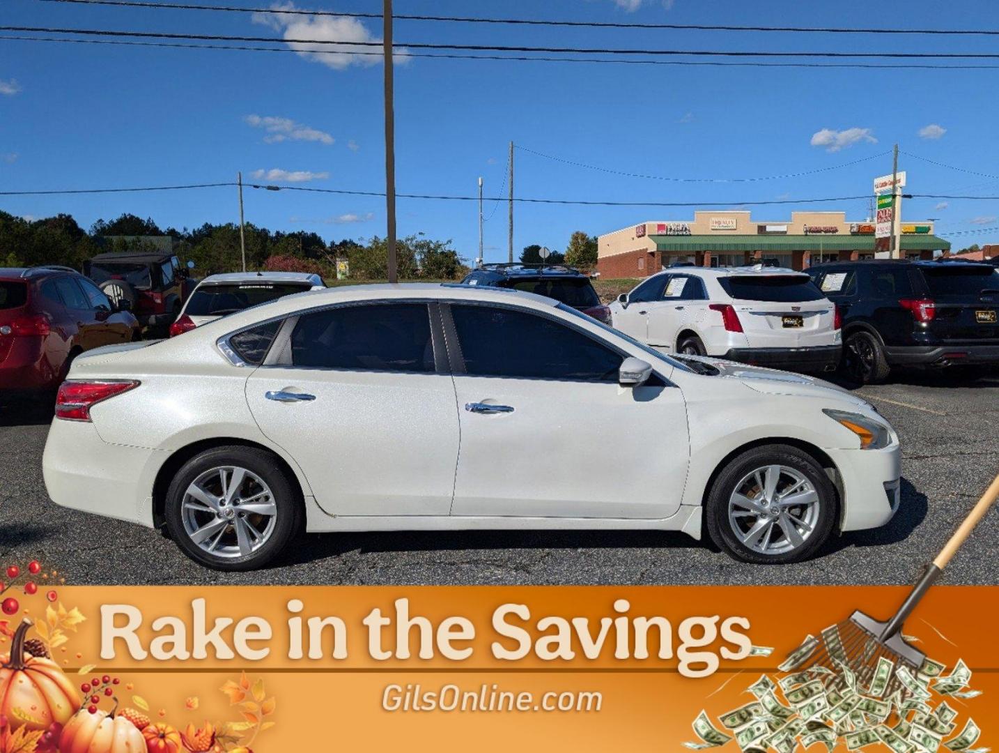 2015 /Beige Nissan Altima 2.5 SL (1N4AL3AP2FN) with an Regular Unleaded I-4 2.5 L/152 engine, 1-Speed CVT w/OD transmission, located at 3959 U.S. 80 W, Phenix City, AL, 36870, (334) 297-4885, 32.469296, -85.135185 - 2015 Nissan Altima 2.5 SL - Photo#3