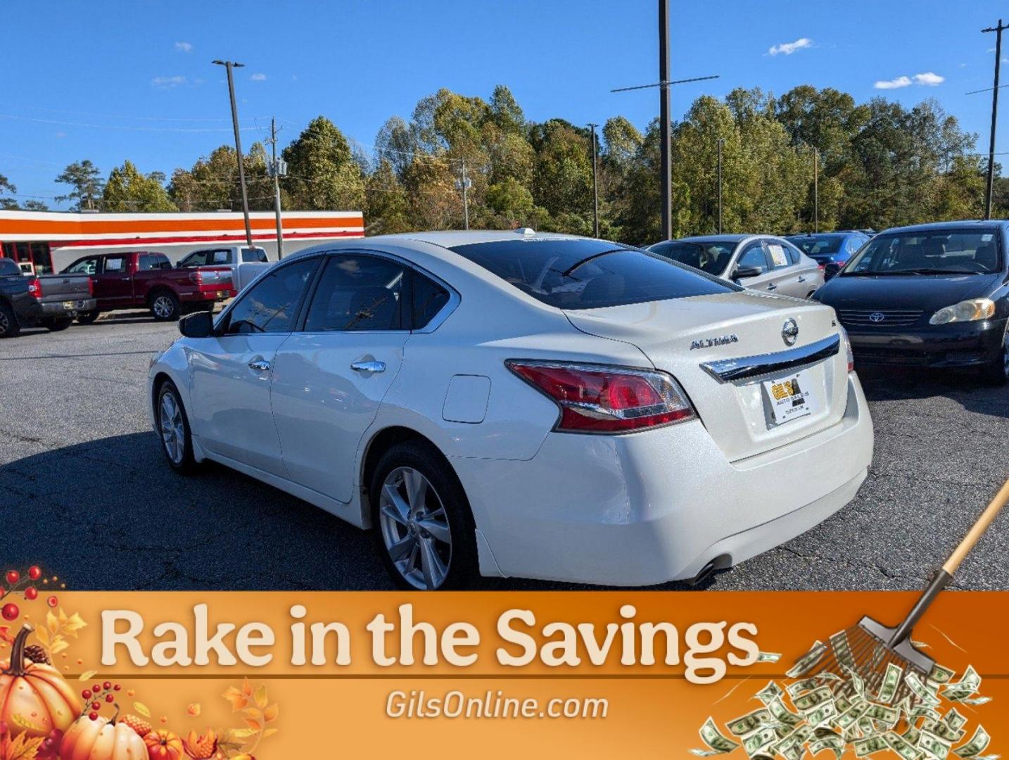 2015 /Beige Nissan Altima 2.5 SL (1N4AL3AP2FN) with an Regular Unleaded I-4 2.5 L/152 engine, 1-Speed CVT w/OD transmission, located at 3959 U.S. 80 W, Phenix City, AL, 36870, (334) 297-4885, 32.469296, -85.135185 - 2015 Nissan Altima 2.5 SL - Photo#6